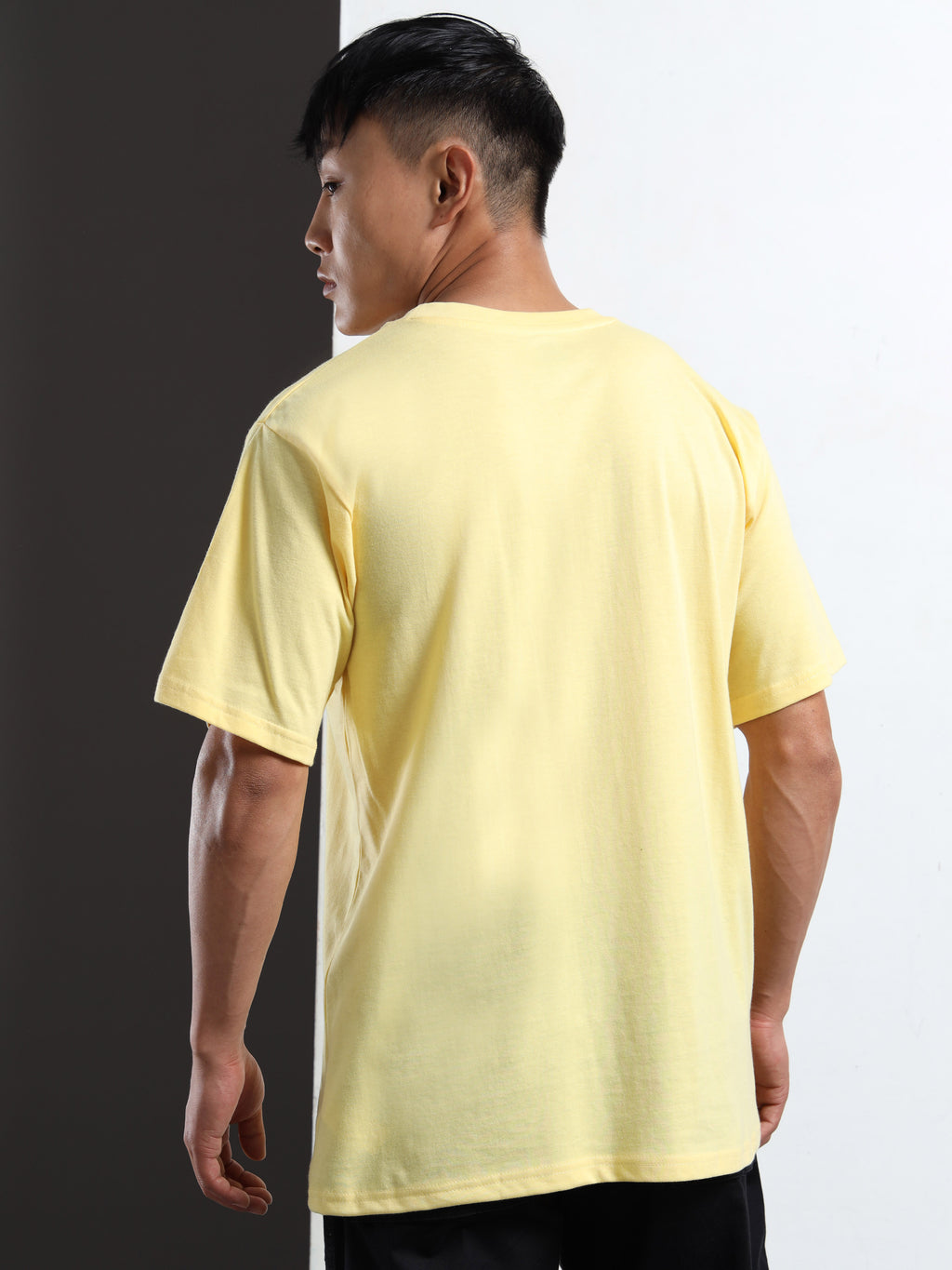 Men's Light Yellow The Predator Tiger Graphic T-Shirt