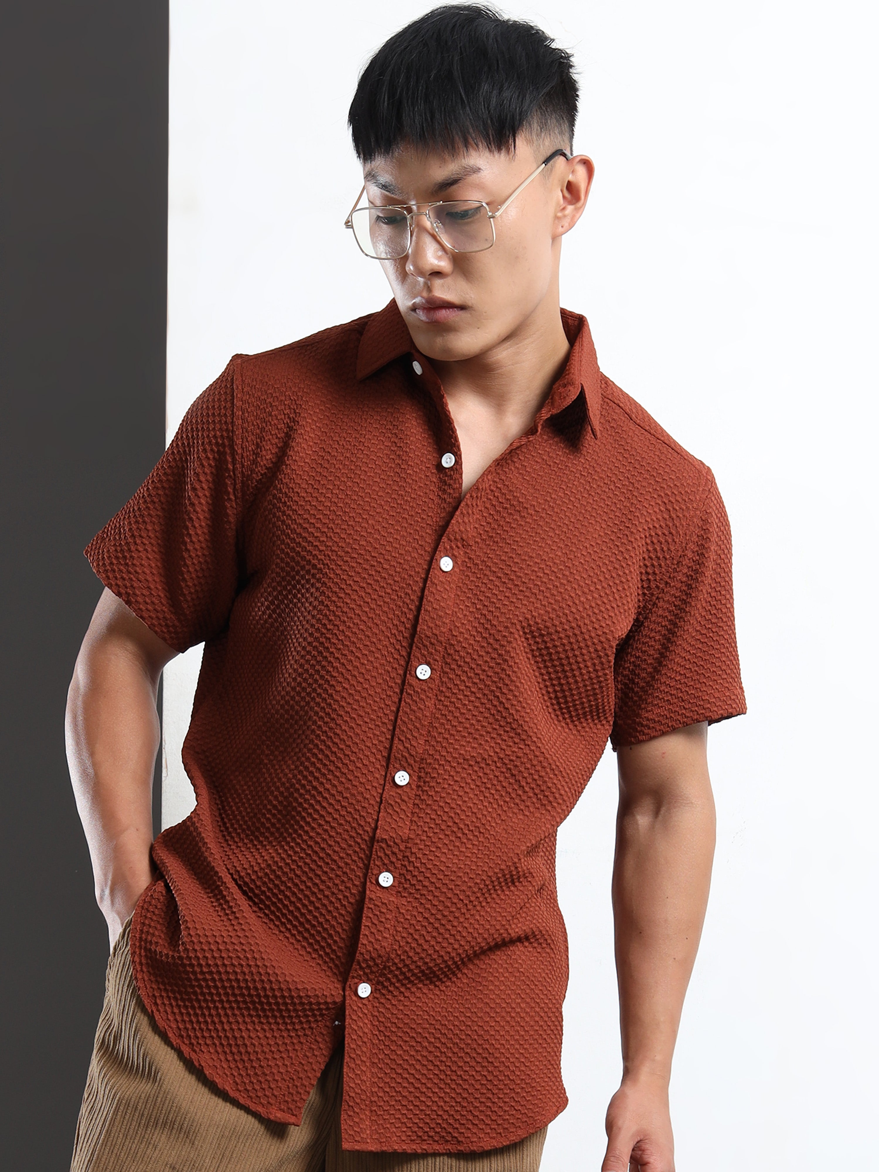 Men's Brown Geometric Textured Short Sleeve Casual Shirt