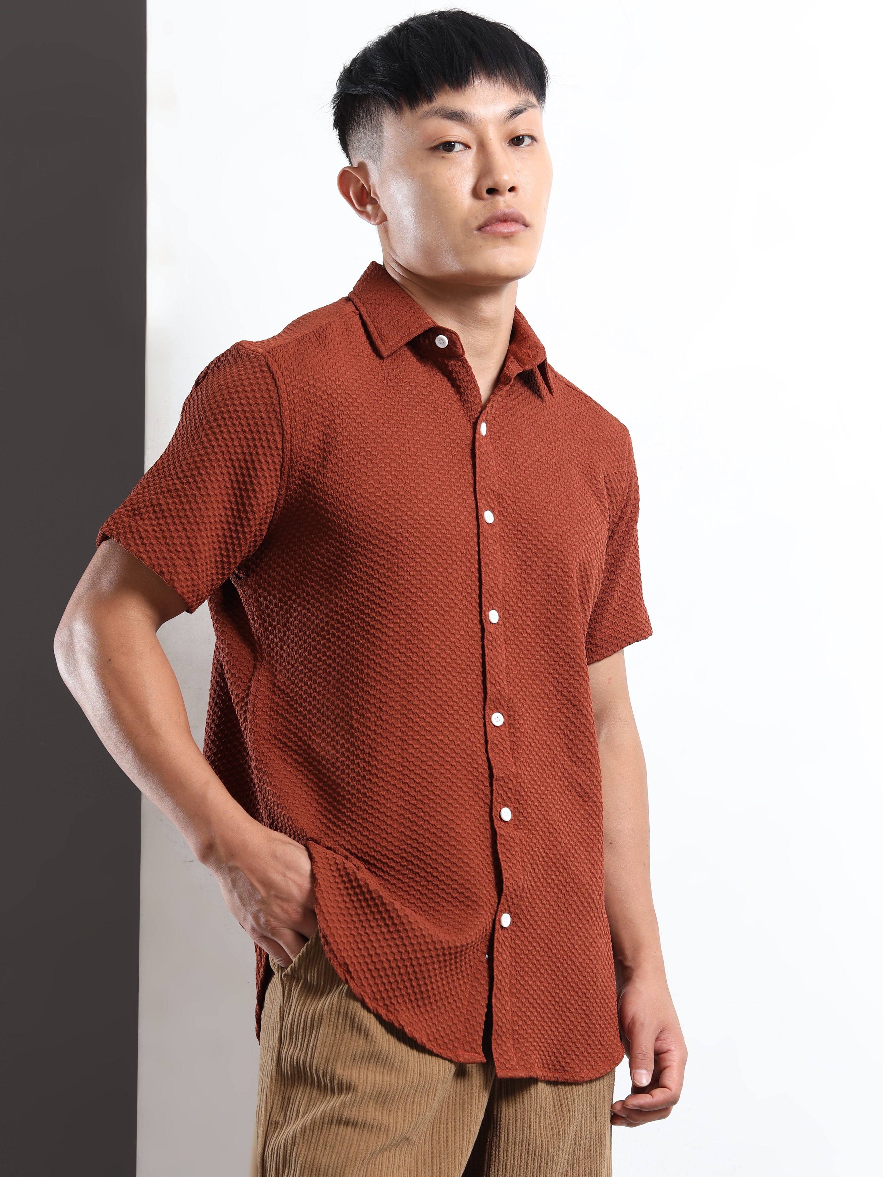 Men's Brown Geometric Textured Short Sleeve Casual Shirt