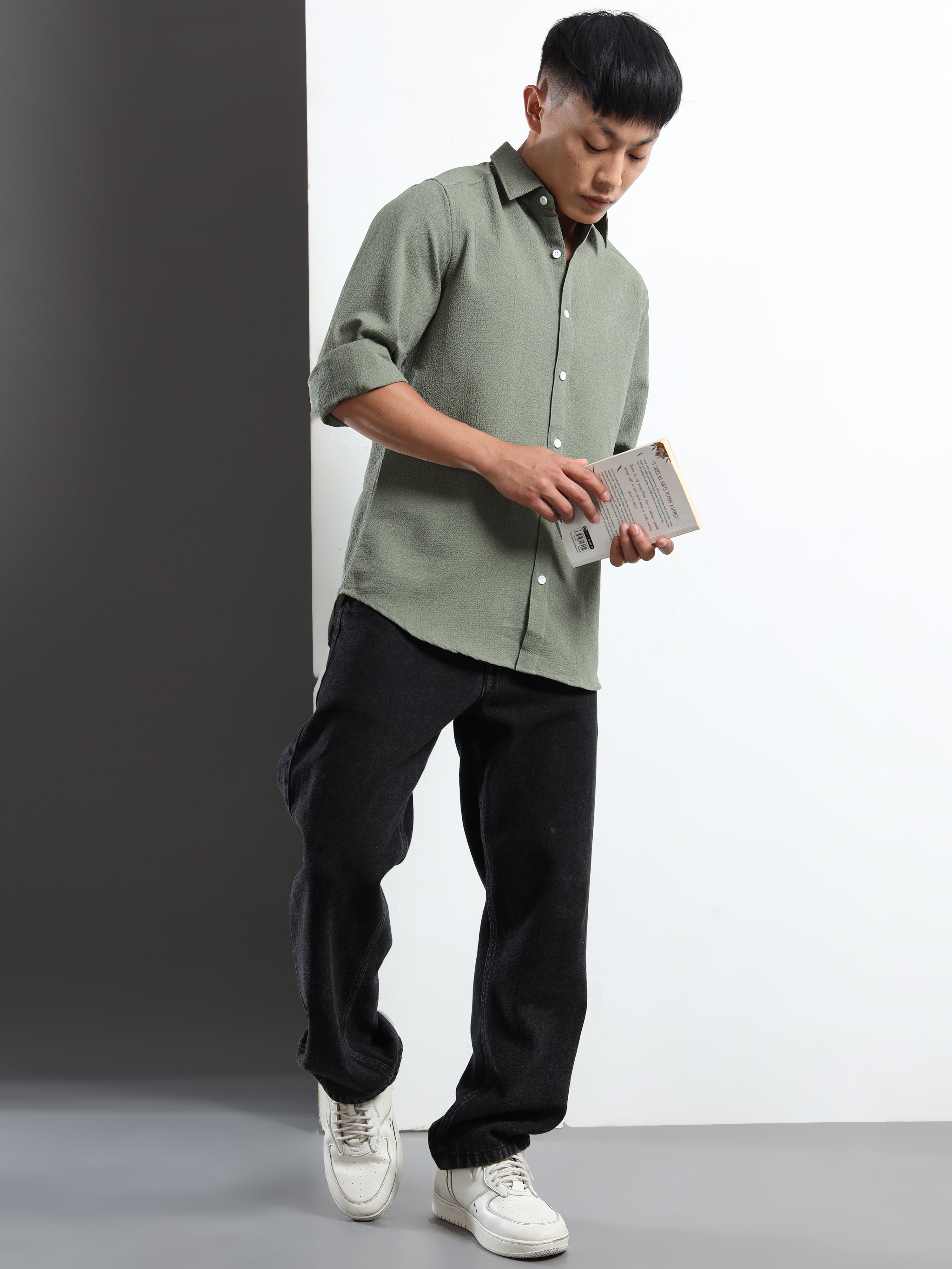 Men’s Olive Green Textured Casual Button-Down Shirt