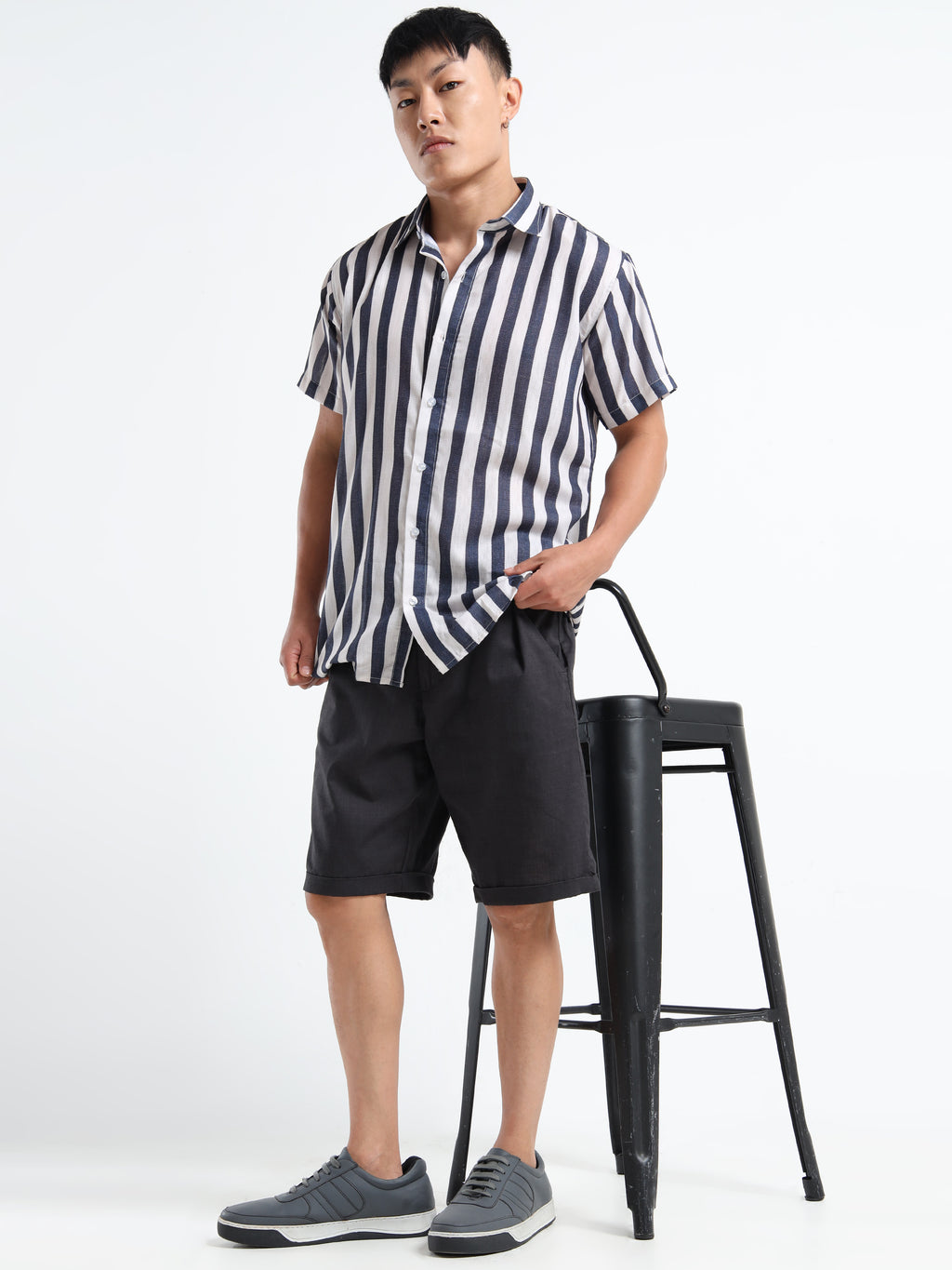 Men's White and Navy Bold Stripe Short Sleeve Shirt
