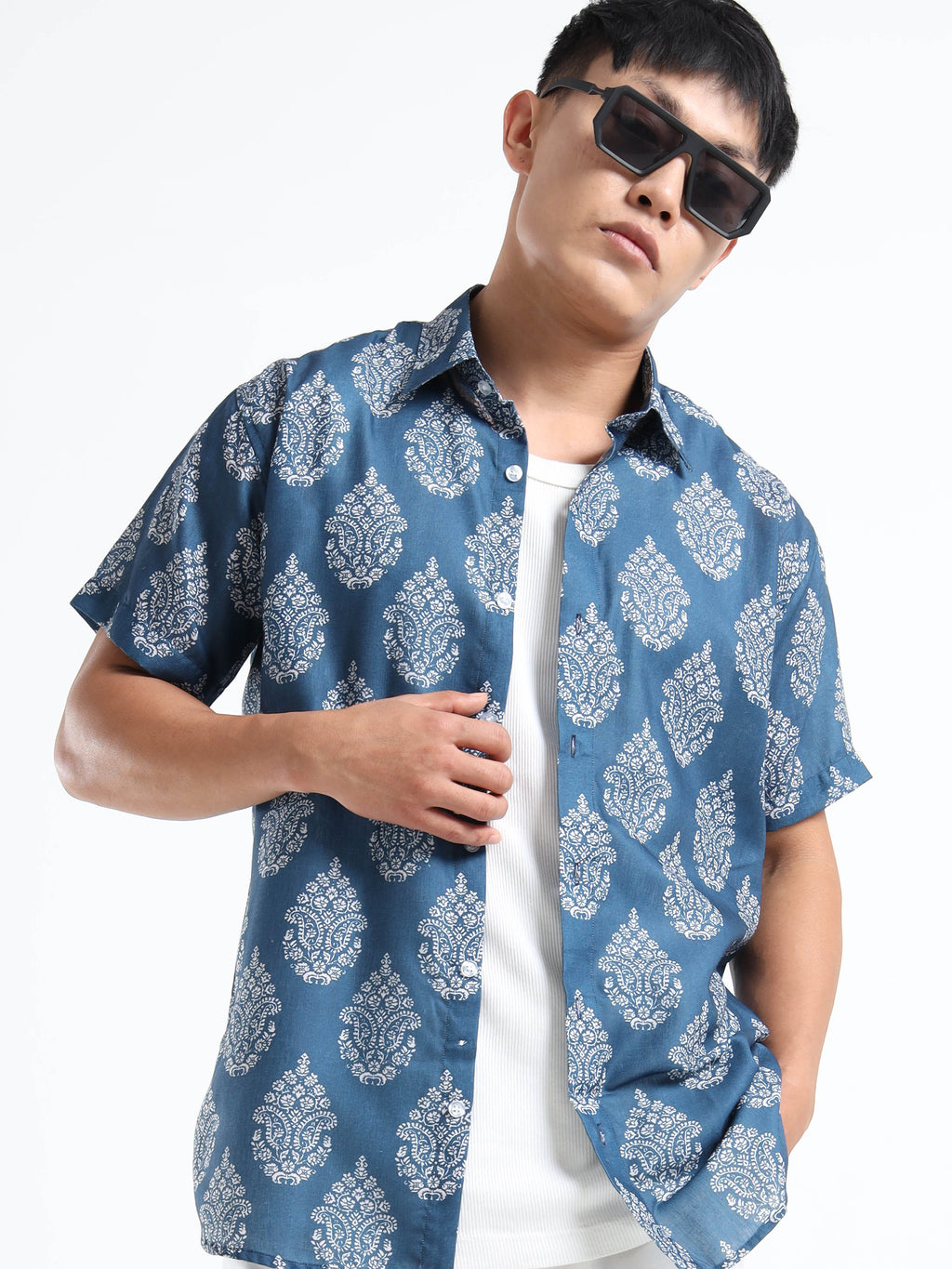 Men's Dusty Blue Medallion Print Short Sleeve Shirt