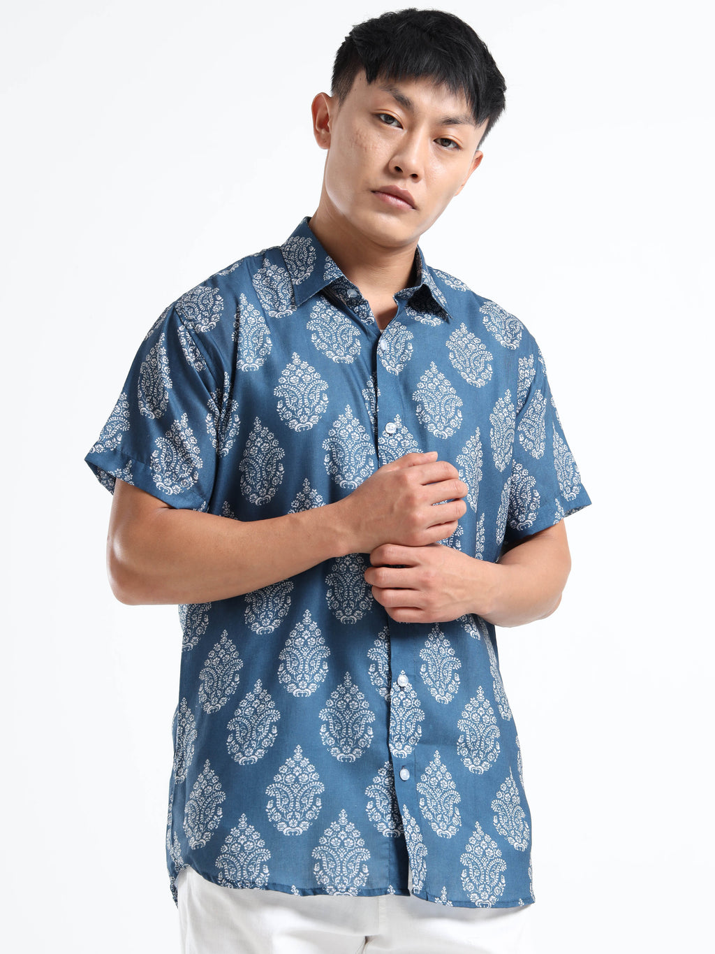 Men's Dusty Blue Medallion Print Short Sleeve Shirt