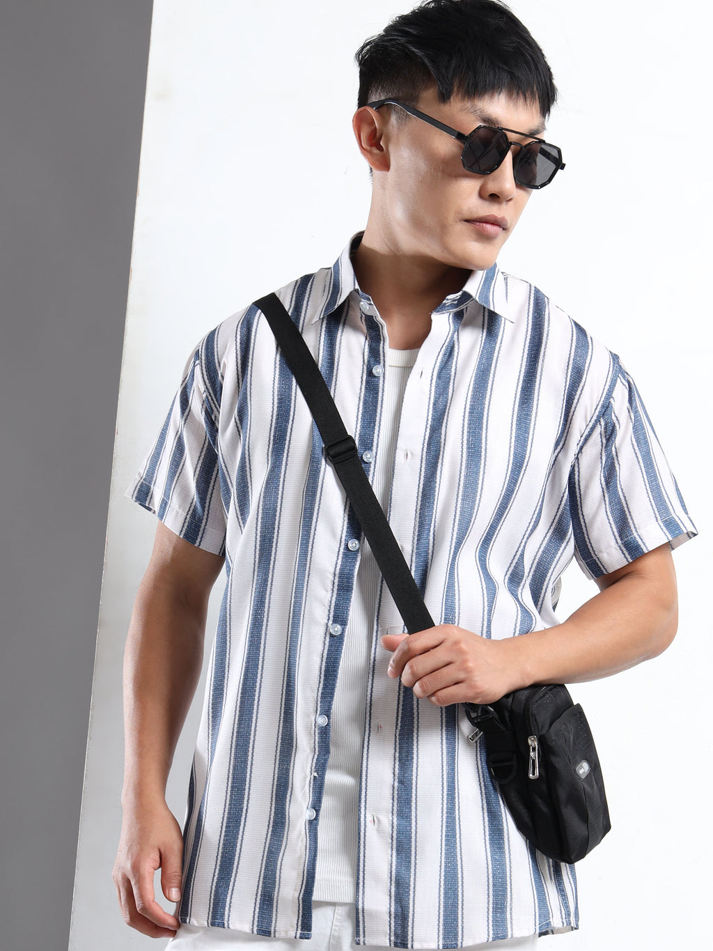 Men's White and Blue Textured Vertical Stripe Short Sleeve Shirt