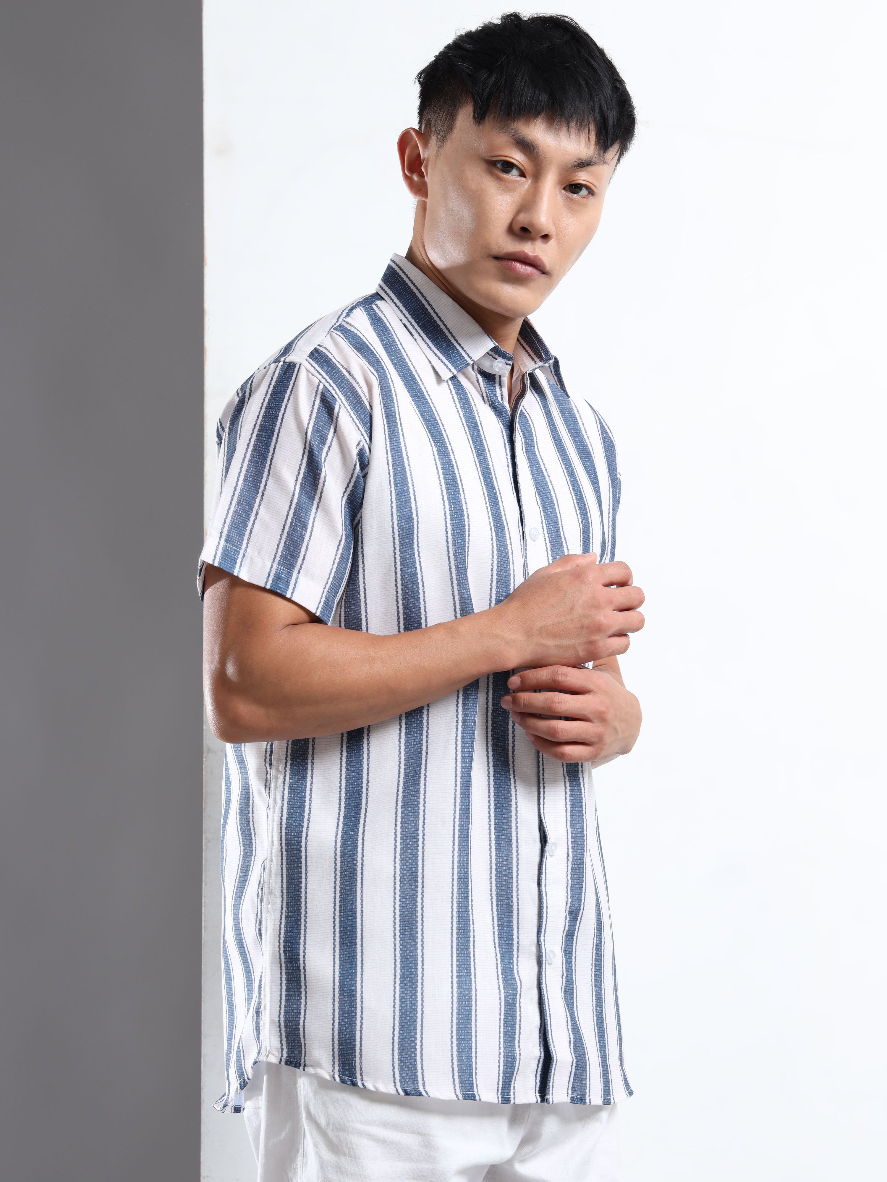 Men's White and Blue Textured Vertical Stripe Short Sleeve Shirt