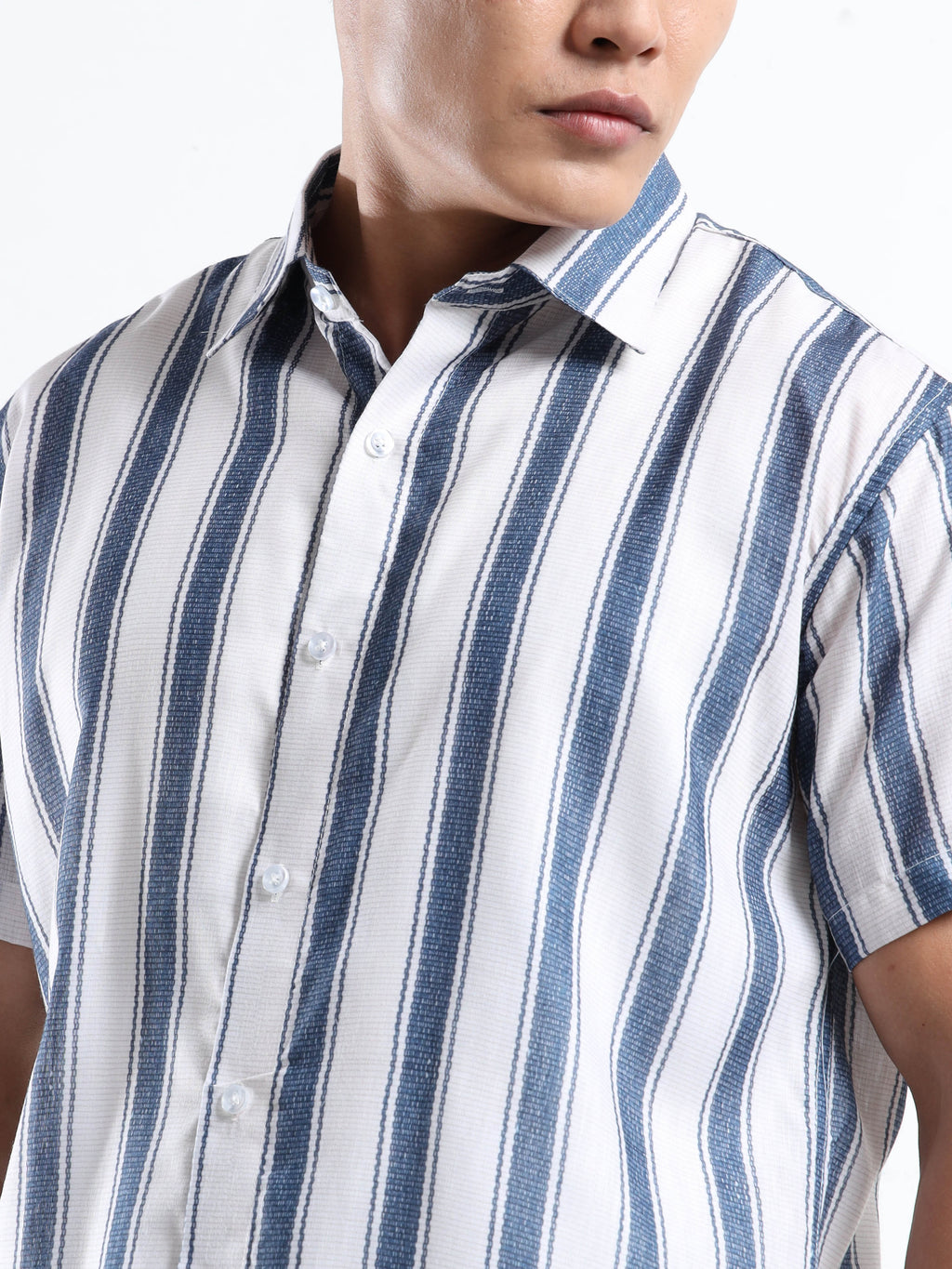 Men's White and Blue Textured Vertical Stripe Short Sleeve Shirt