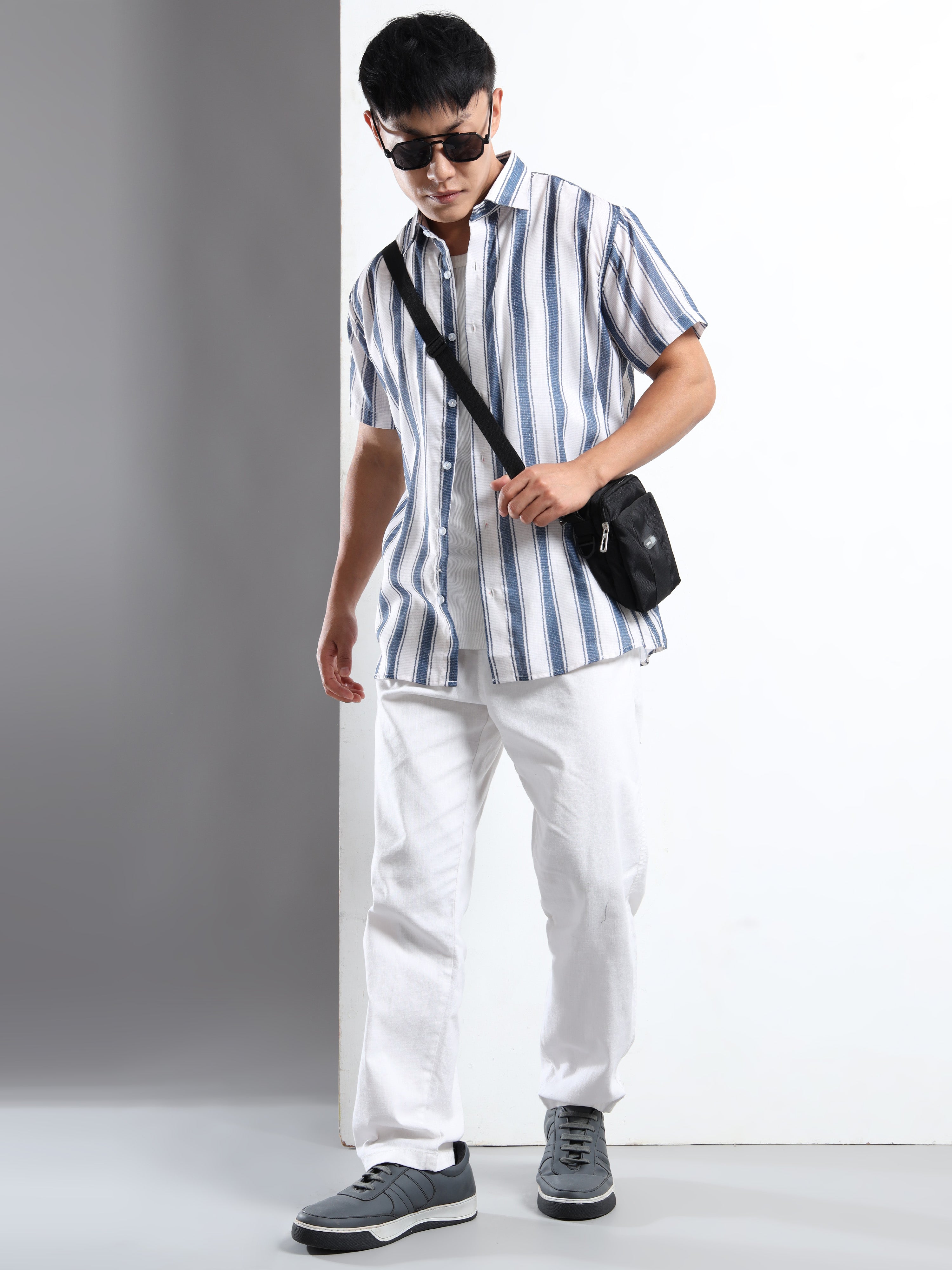 Men's White and Blue Textured Vertical Stripe Short Sleeve Shirt