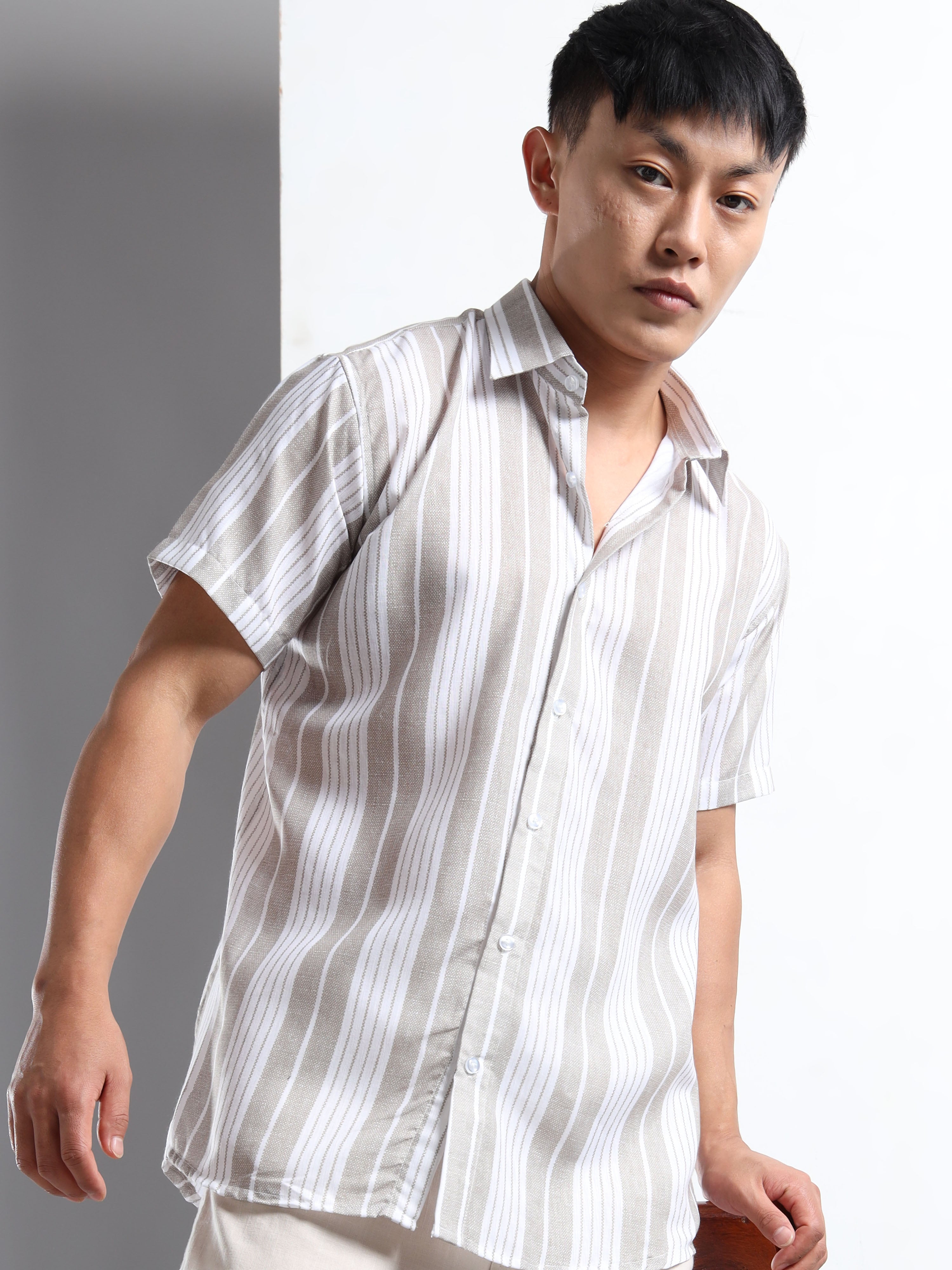 Men's Gray and White Stripe Short Sleeve Shirt