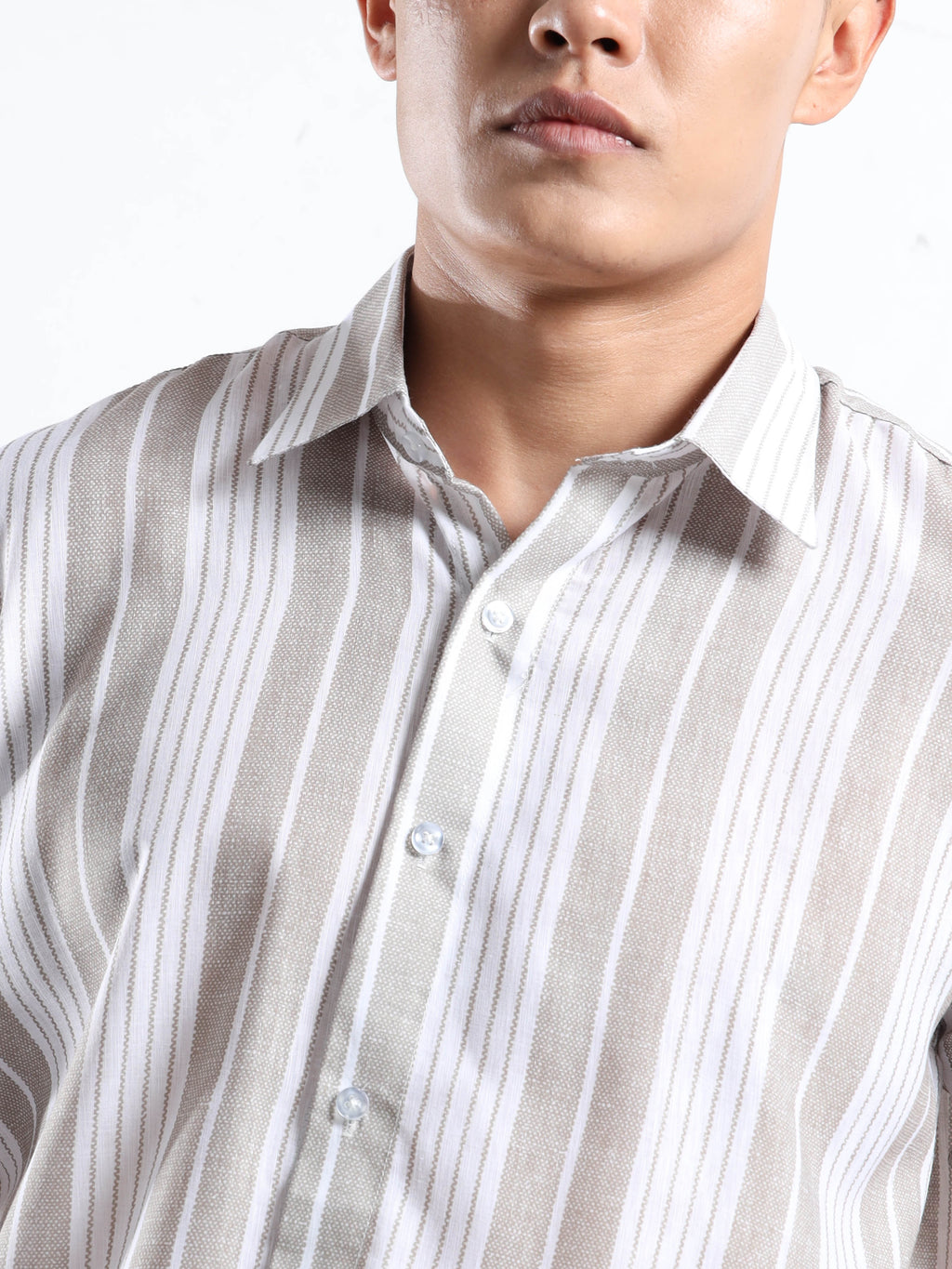 Men's Gray and White Stripe Short Sleeve Shirt