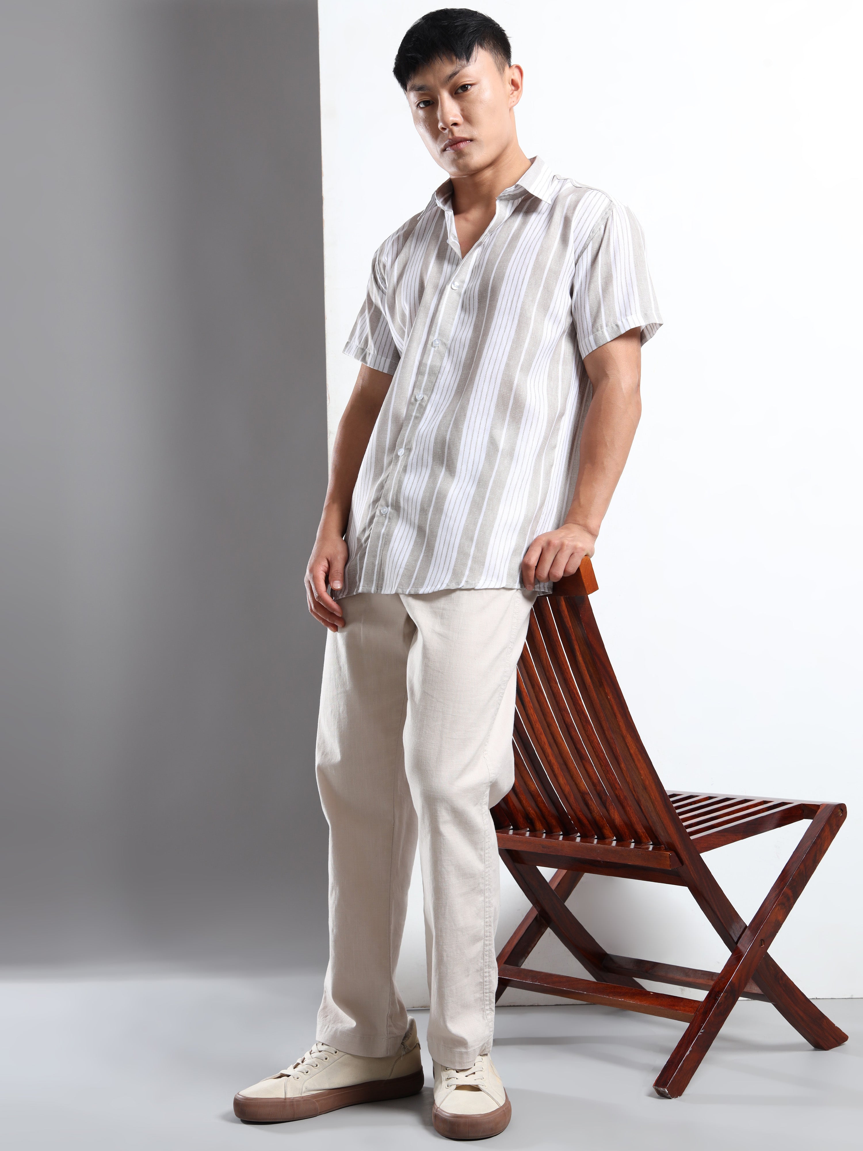 Men's Gray and White Stripe Short Sleeve Shirt