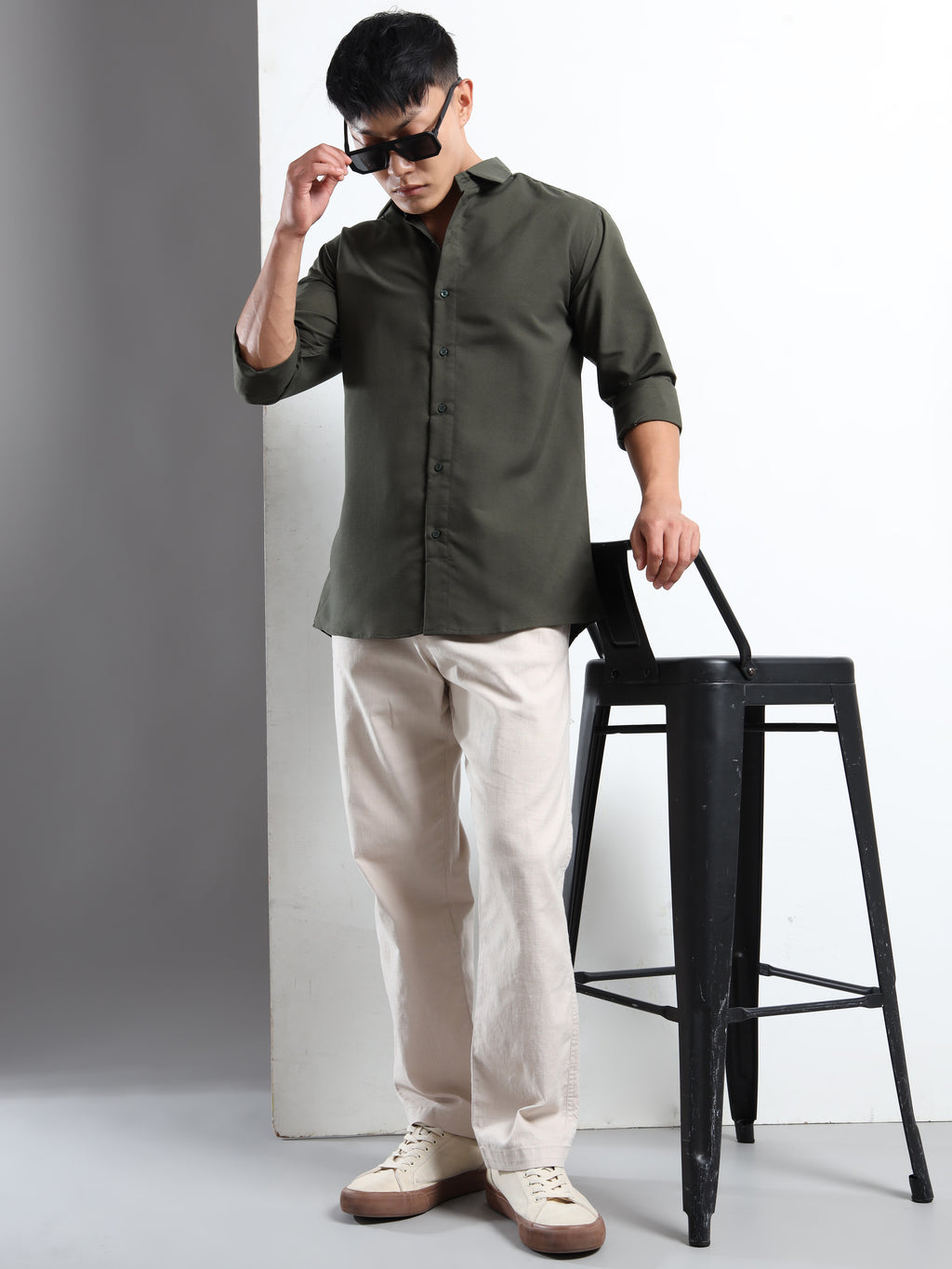 Olive Green Men Slim Fit Casual Solid Shirt