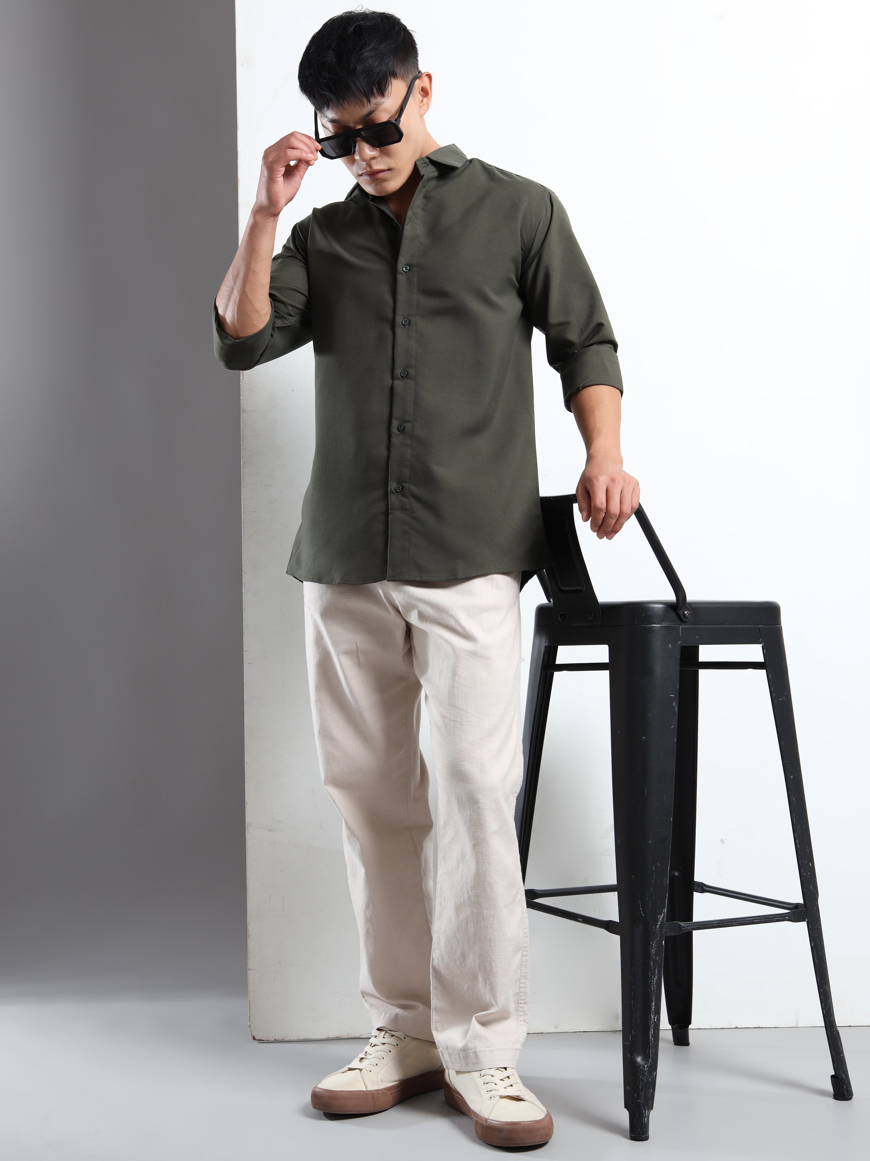 Olive Green Men Slim Fit Casual Solid Shirt