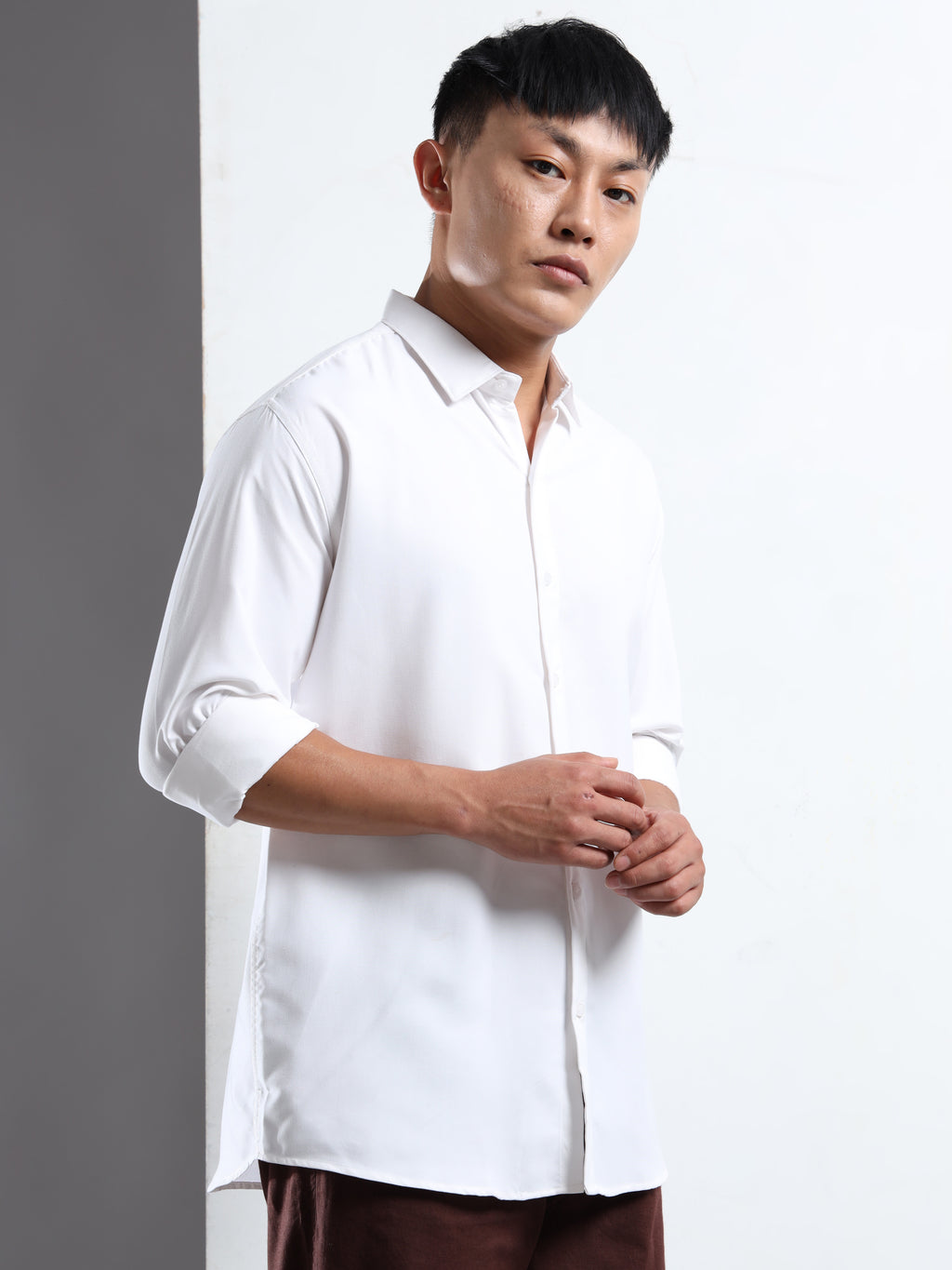 White Men Slim Fit Casual Solid Shirt