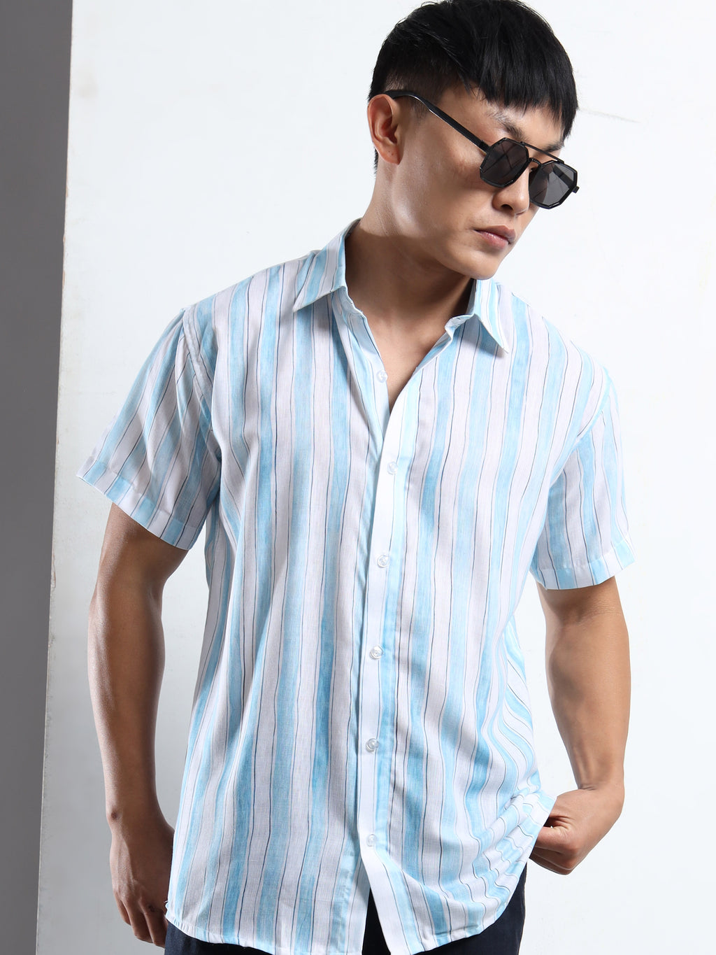 Men's Light Blue Vertical Stripe Short Sleeve Shirt