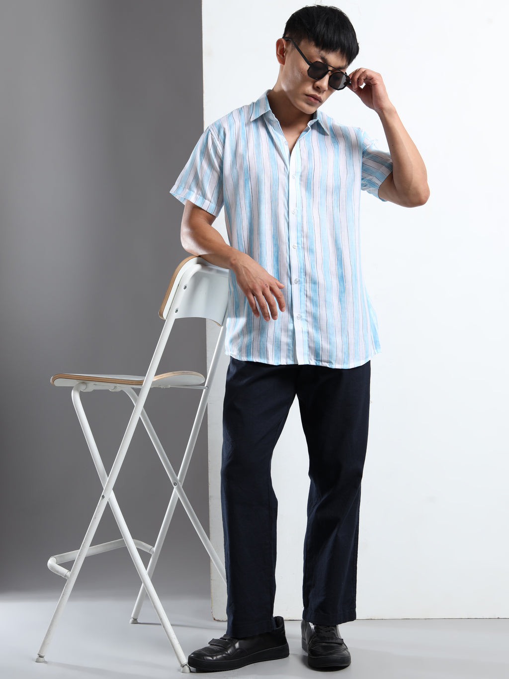 Men's Light Blue Vertical Stripe Short Sleeve Shirt
