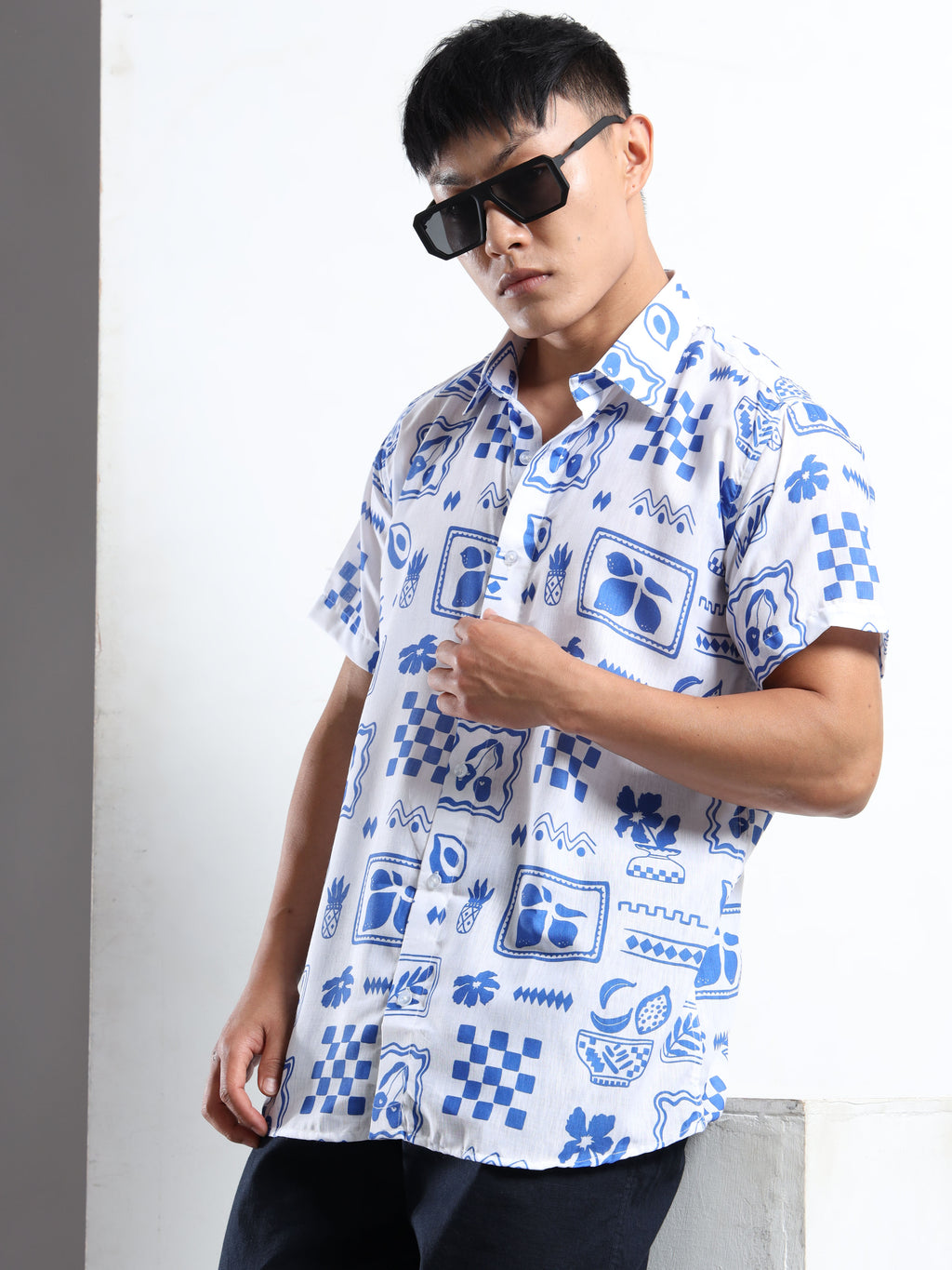 Men's Slim Fit White Blue Abstract Block Print Casual Shirt