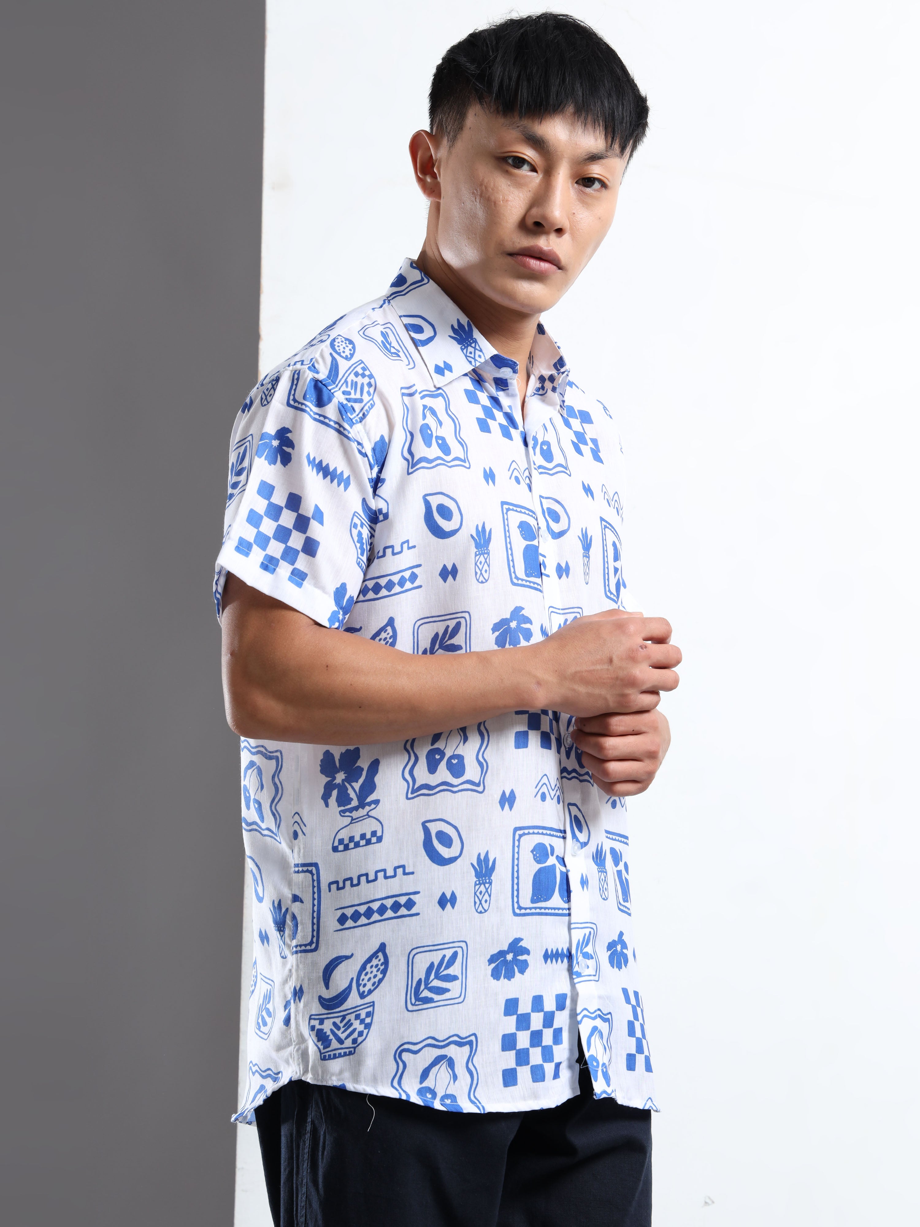 Men's Slim Fit White Blue Abstract Block Print Casual Shirt