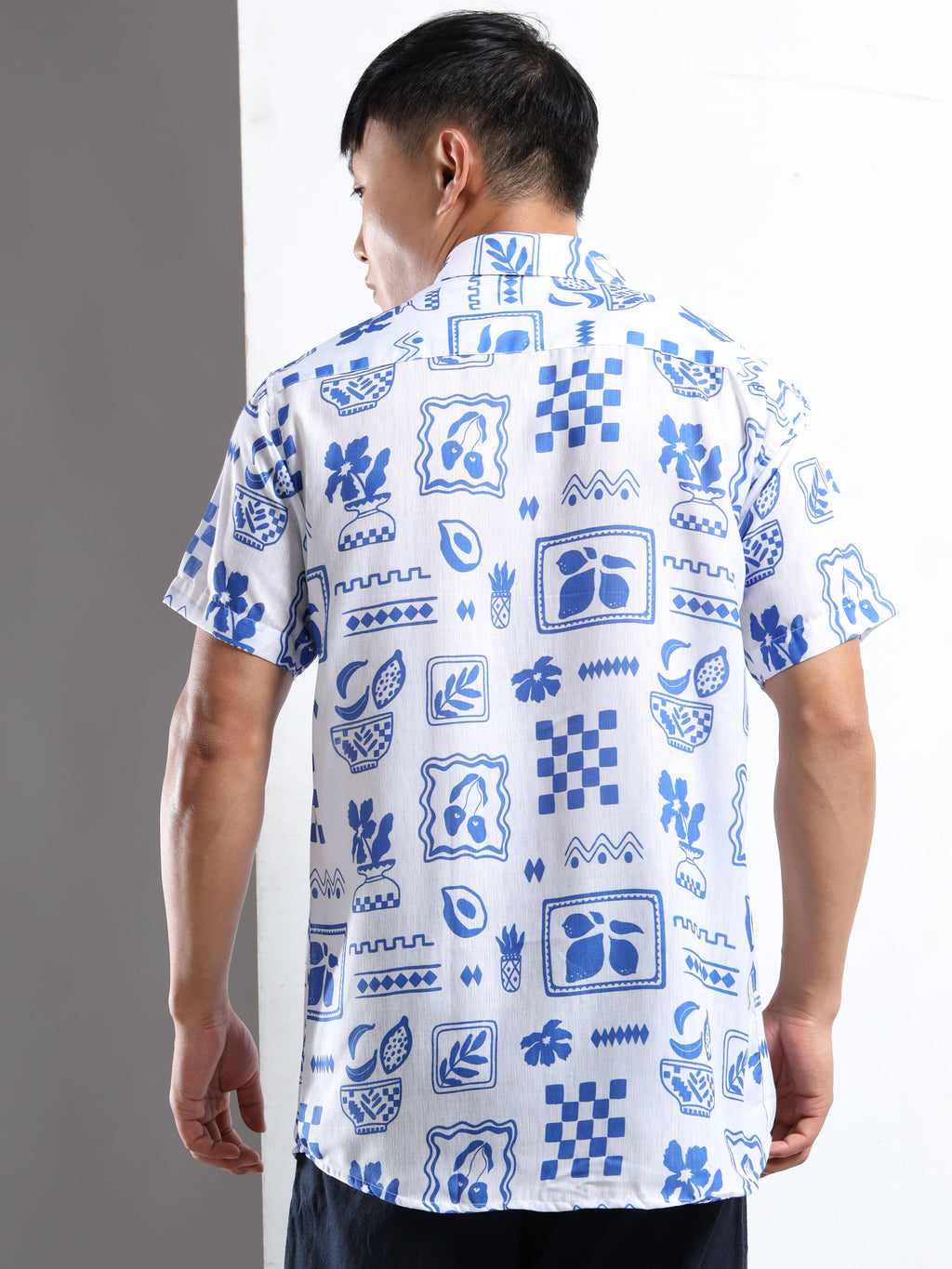 Men's Slim Fit White Blue Abstract Block Print Casual Shirt