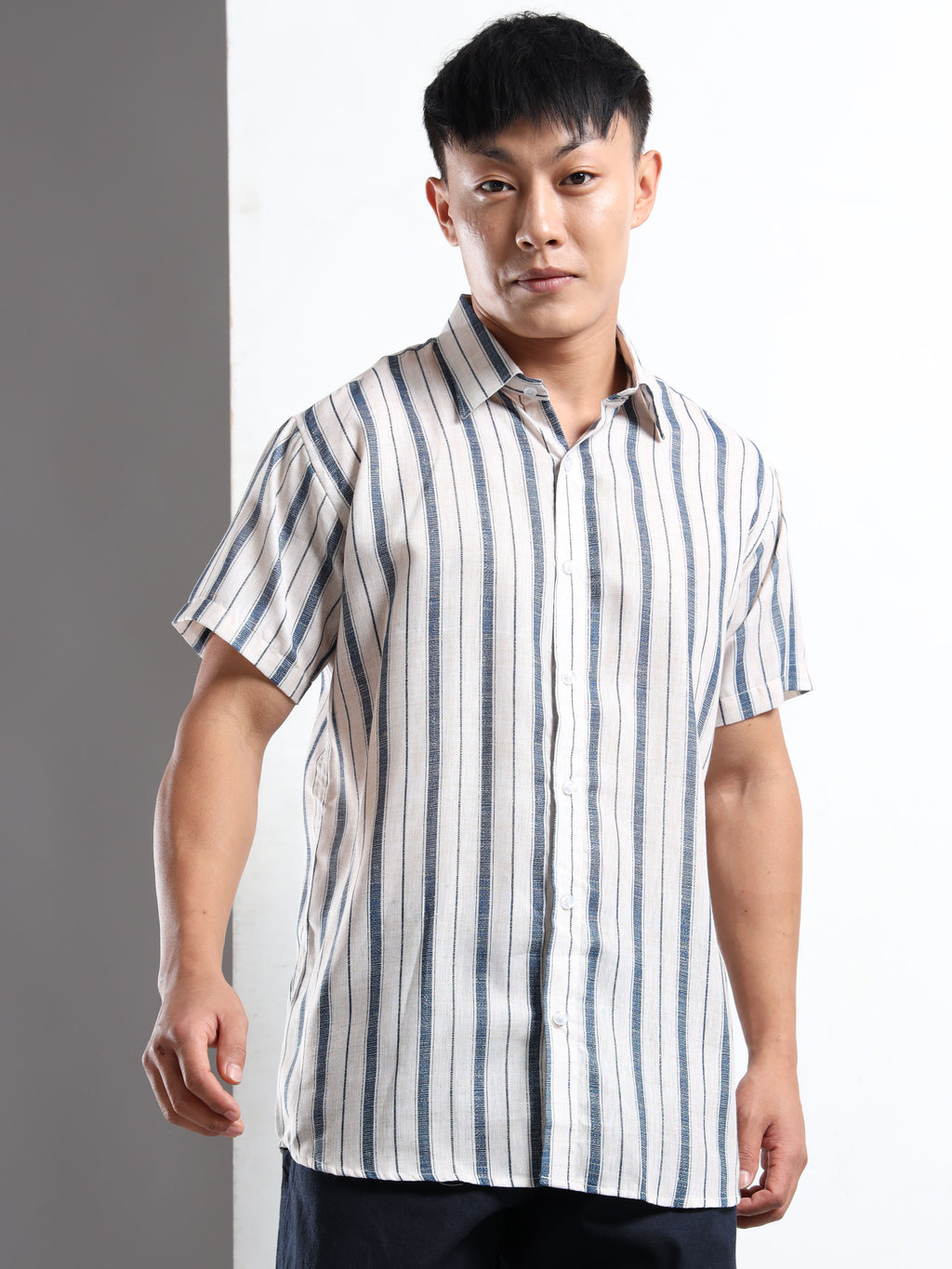 Men's White and Blue Textured Stripe Short Sleeve Shirt