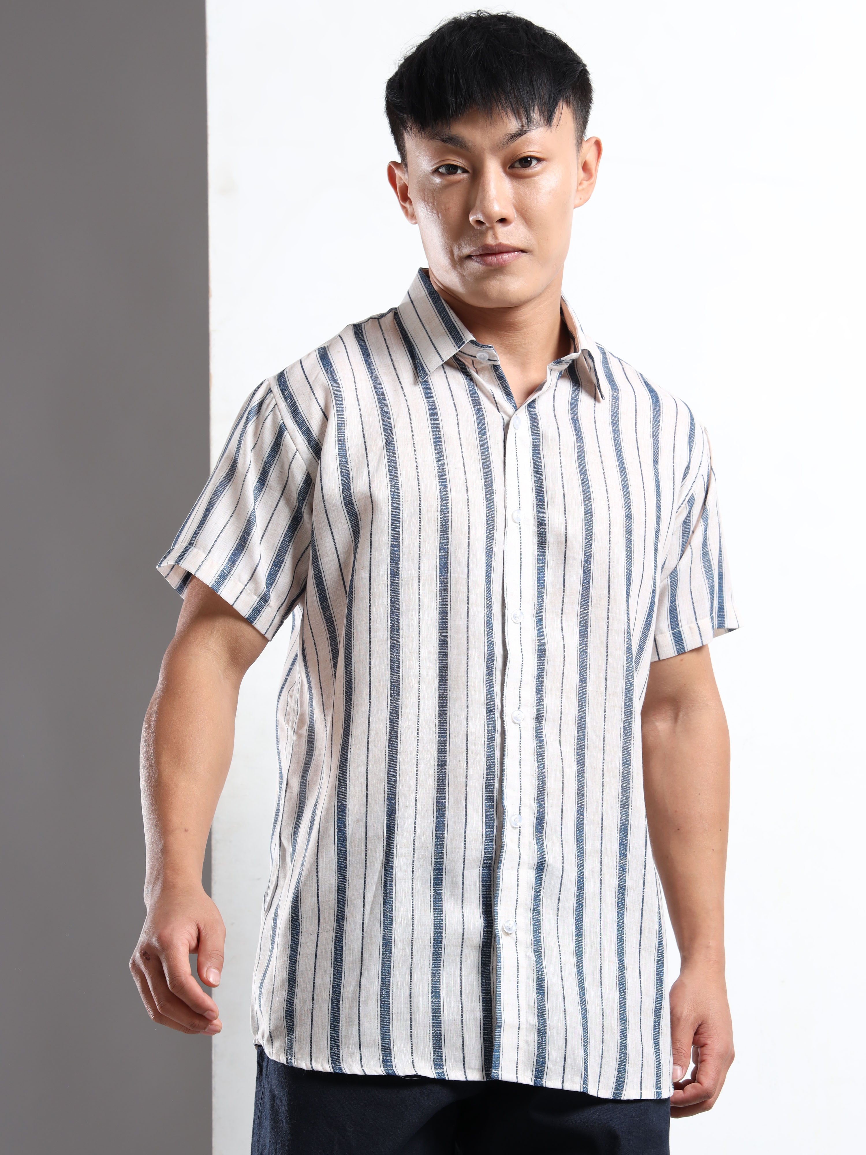 Men's White and Blue Textured Stripe Short Sleeve Shirt