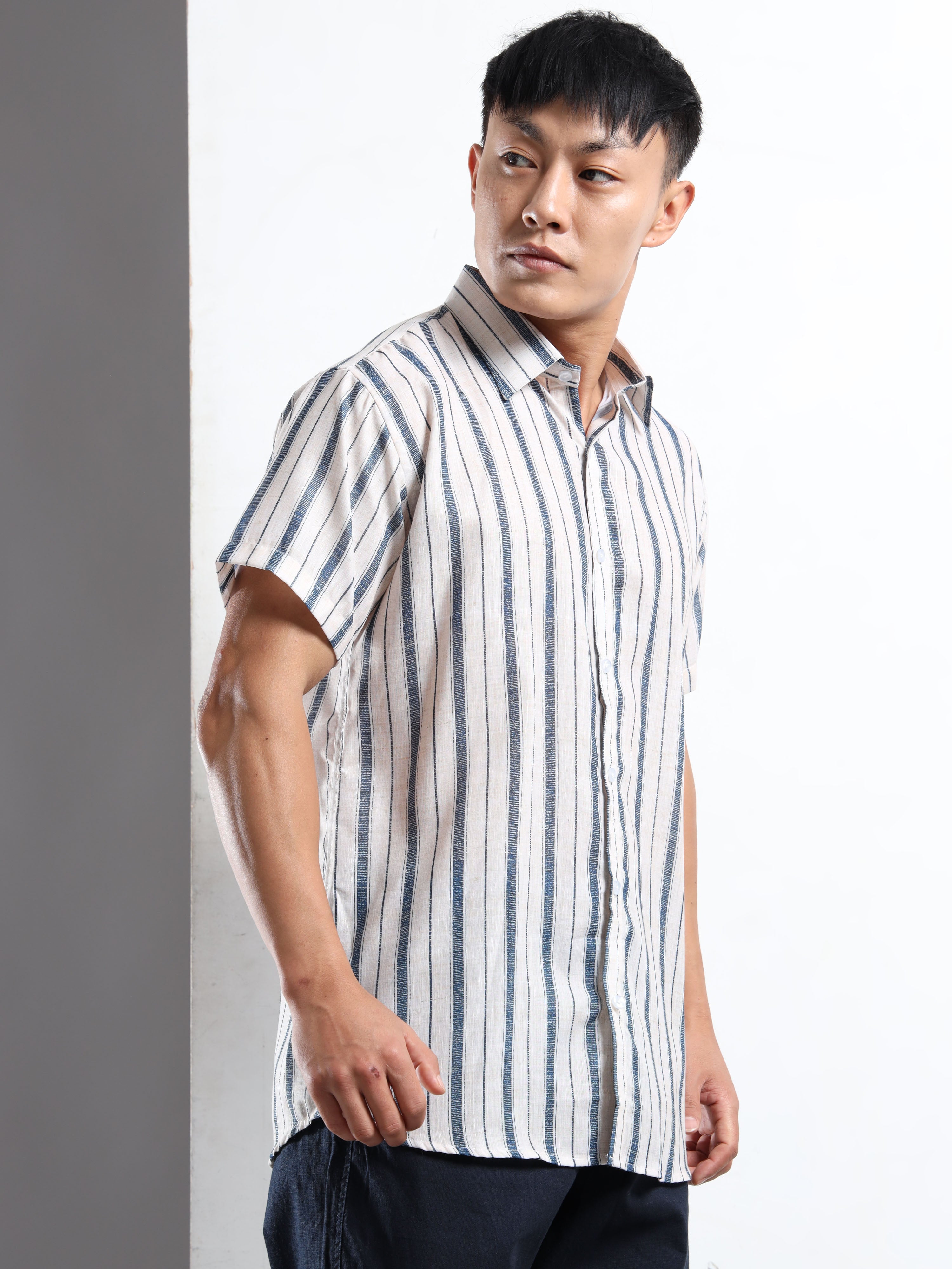 Men's White and Blue Textured Stripe Short Sleeve Shirt