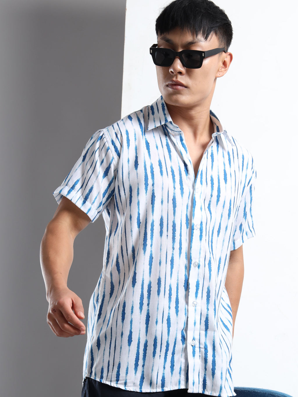 Men's White and Blue Tie-Dye Stripe Short Sleeve Shirt