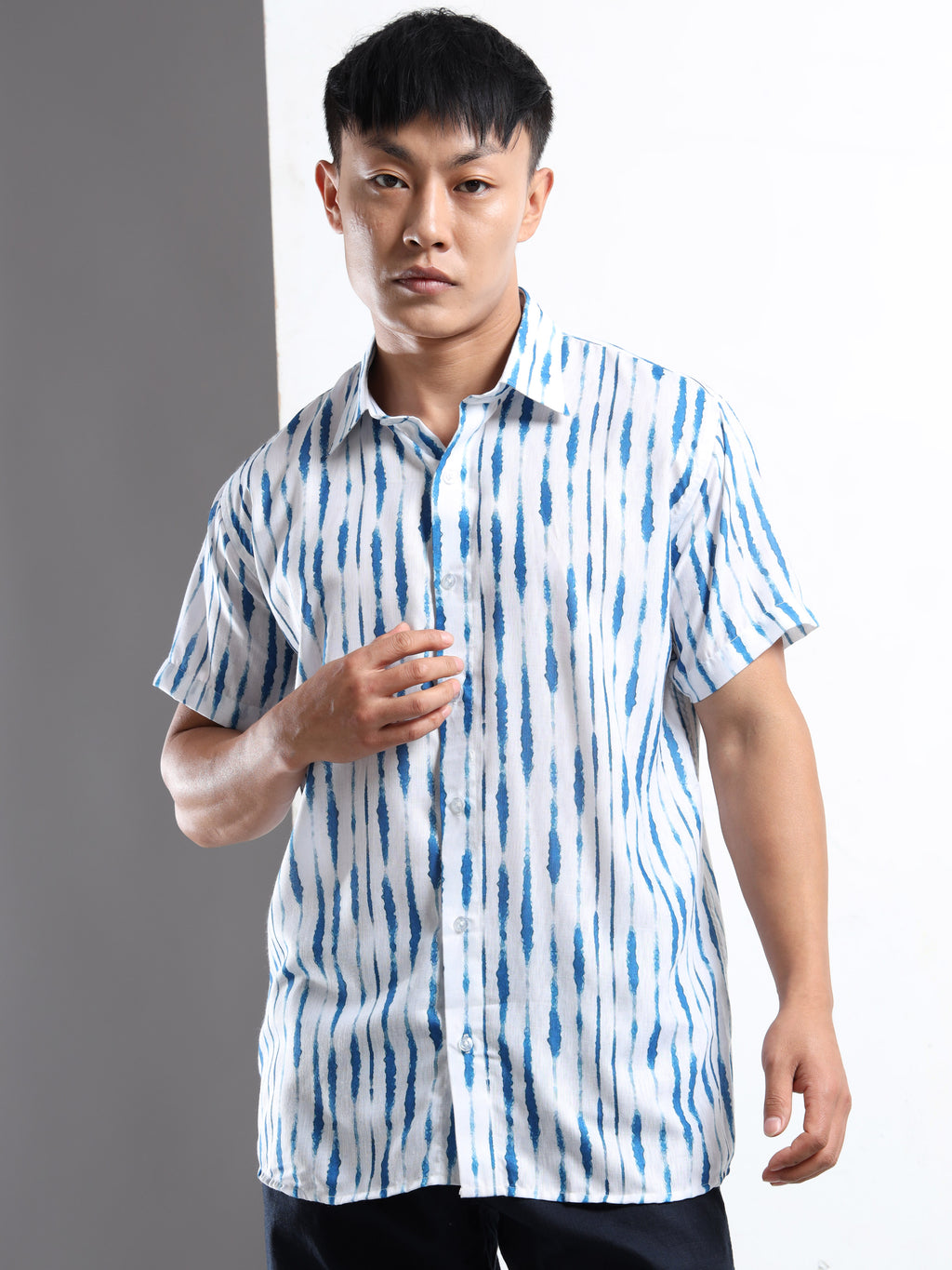 Men's White and Blue Tie-Dye Stripe Short Sleeve Shirt