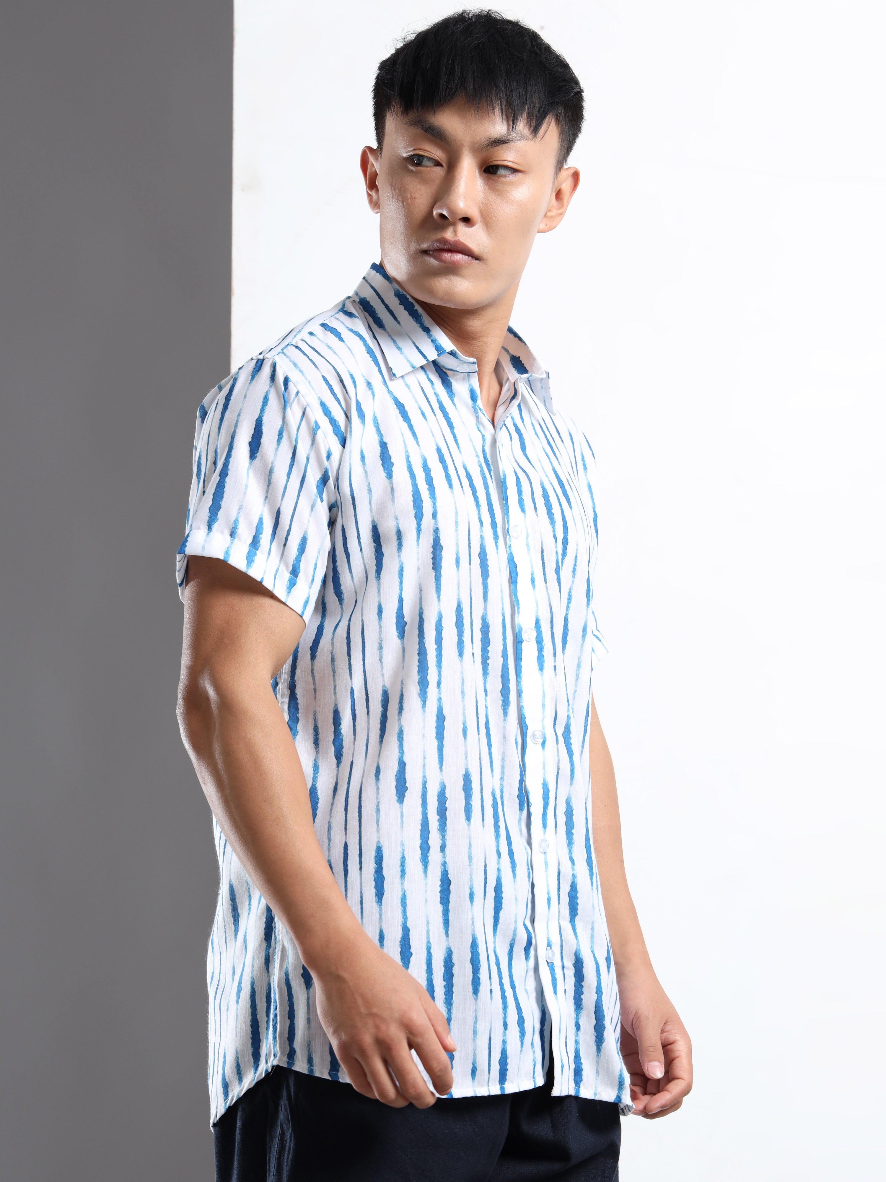 Men's White and Blue Tie-Dye Stripe Short Sleeve Shirt