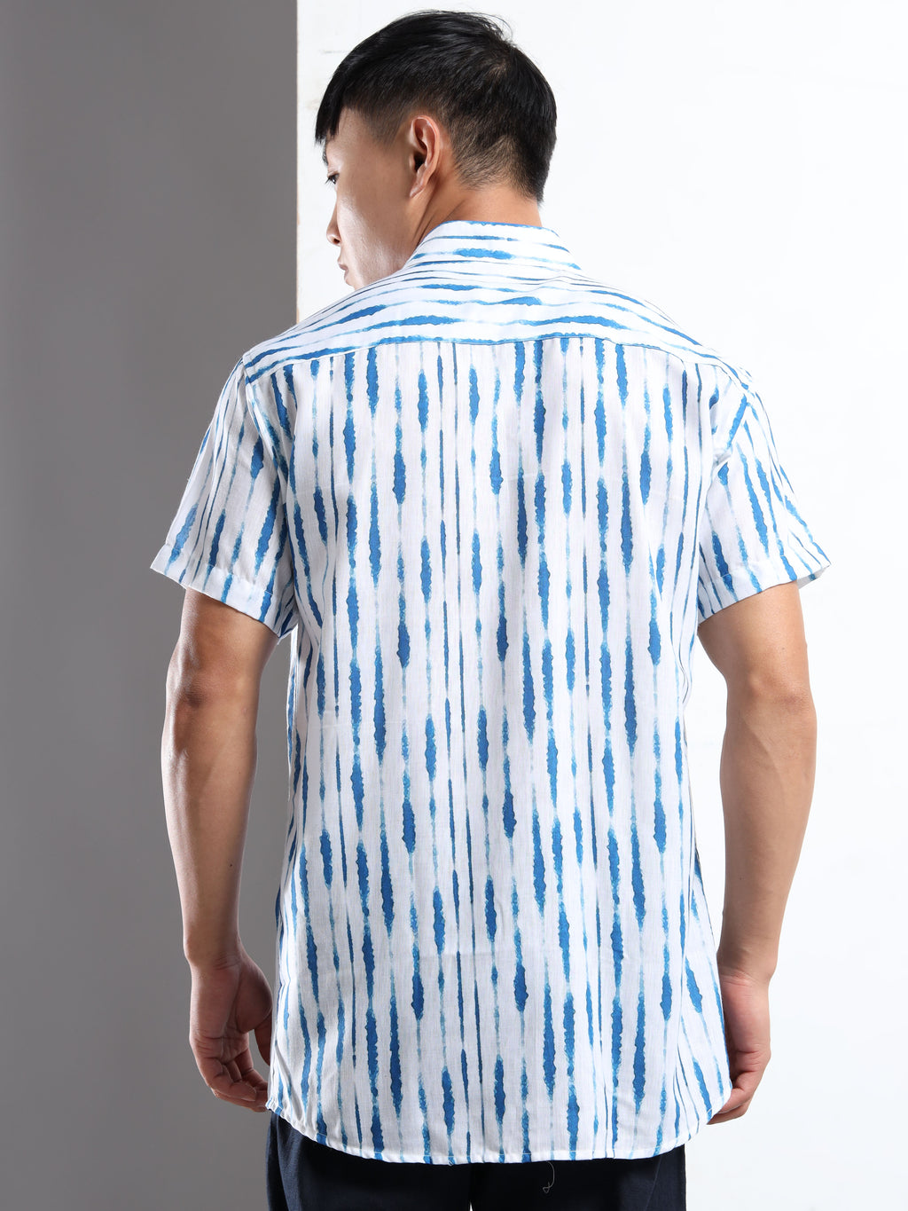 Men's White and Blue Tie-Dye Stripe Short Sleeve Shirt