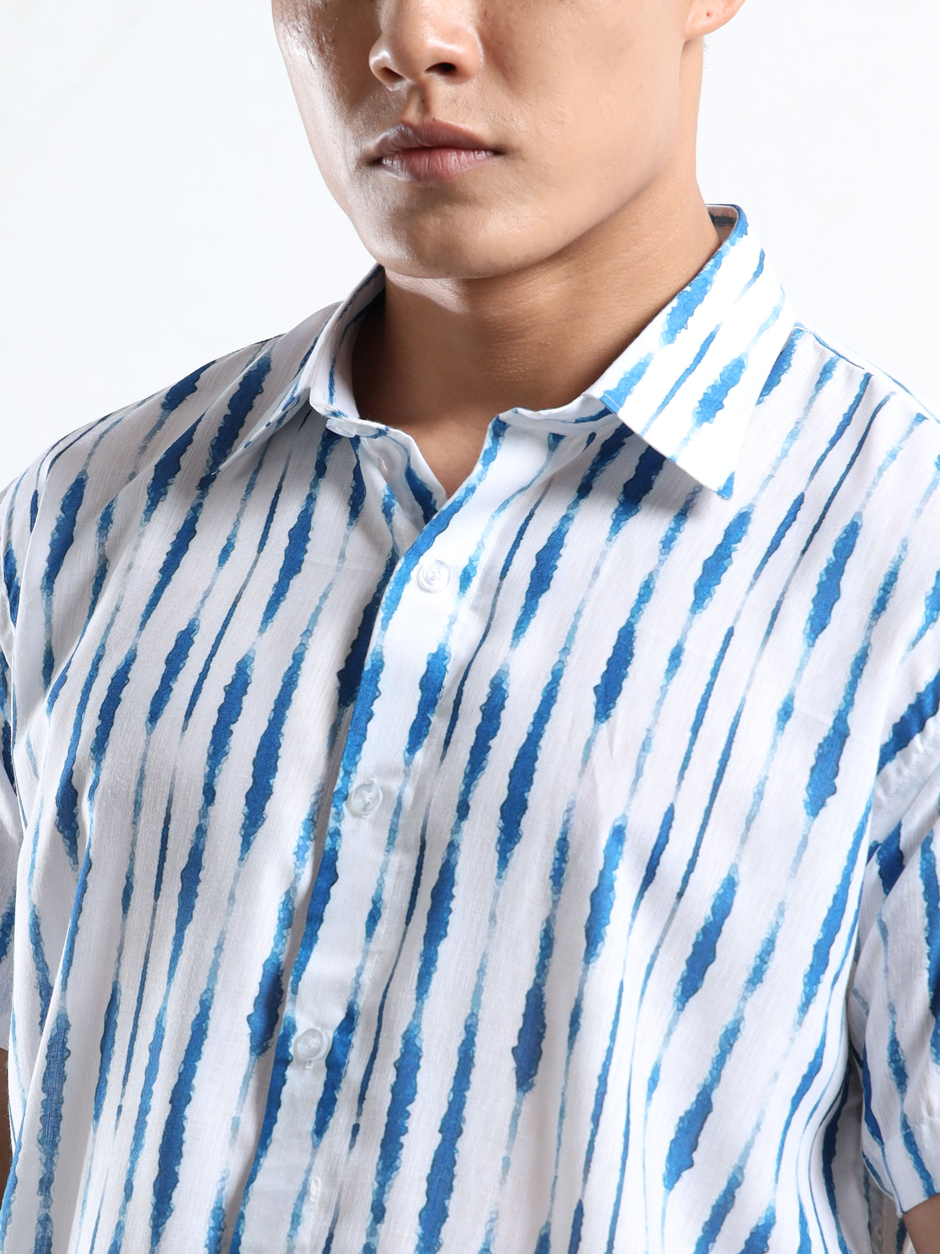 Men's White and Blue Tie-Dye Stripe Short Sleeve Shirt