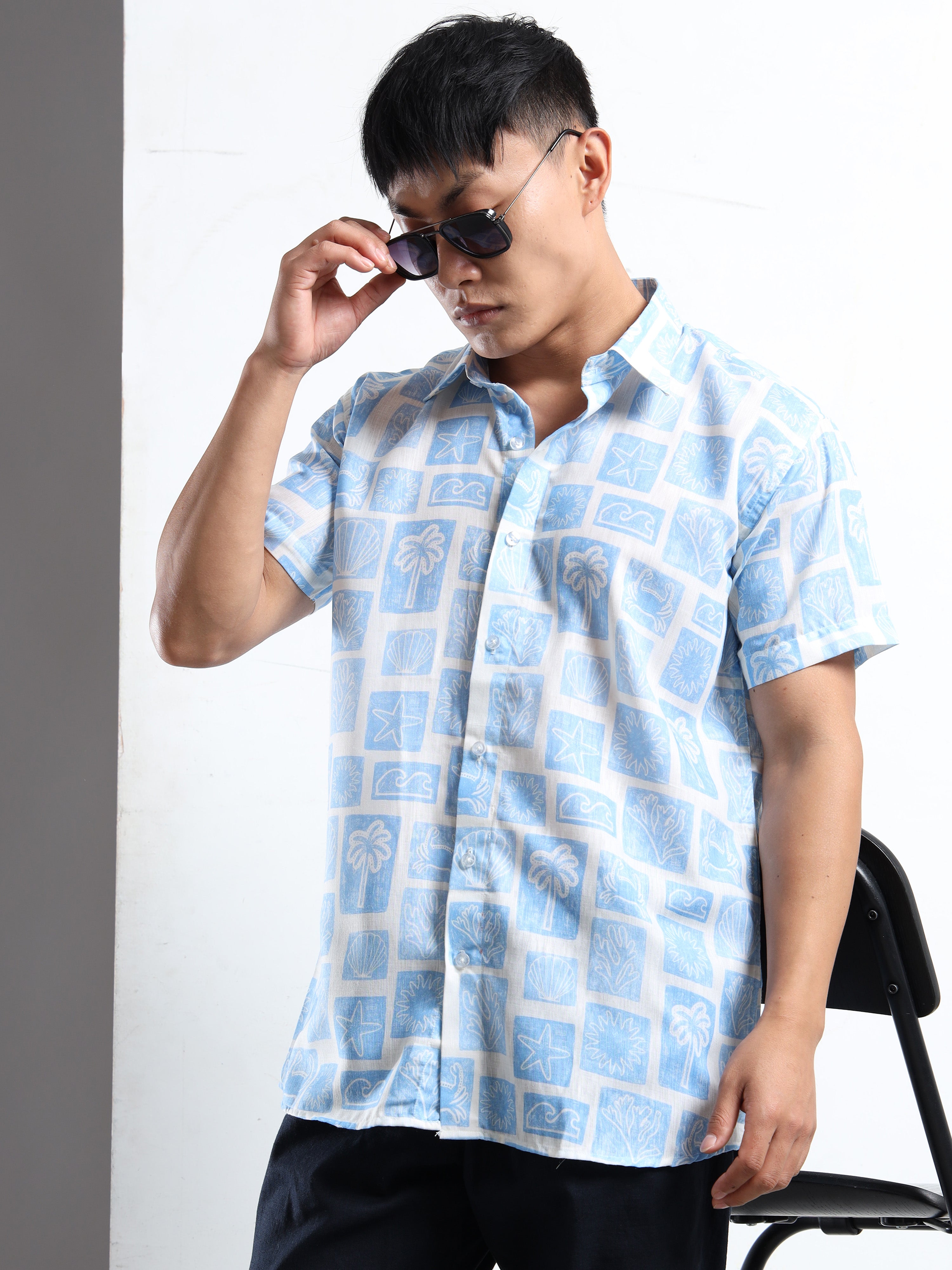 Men's Slim Fit Light Blue White Tropical Block Print Casual Shirt