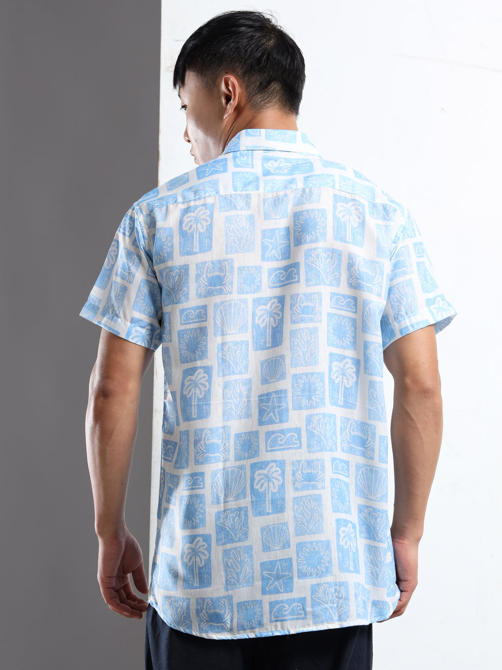 Men's Slim Fit Light Blue White Tropical Block Print Casual Shirt