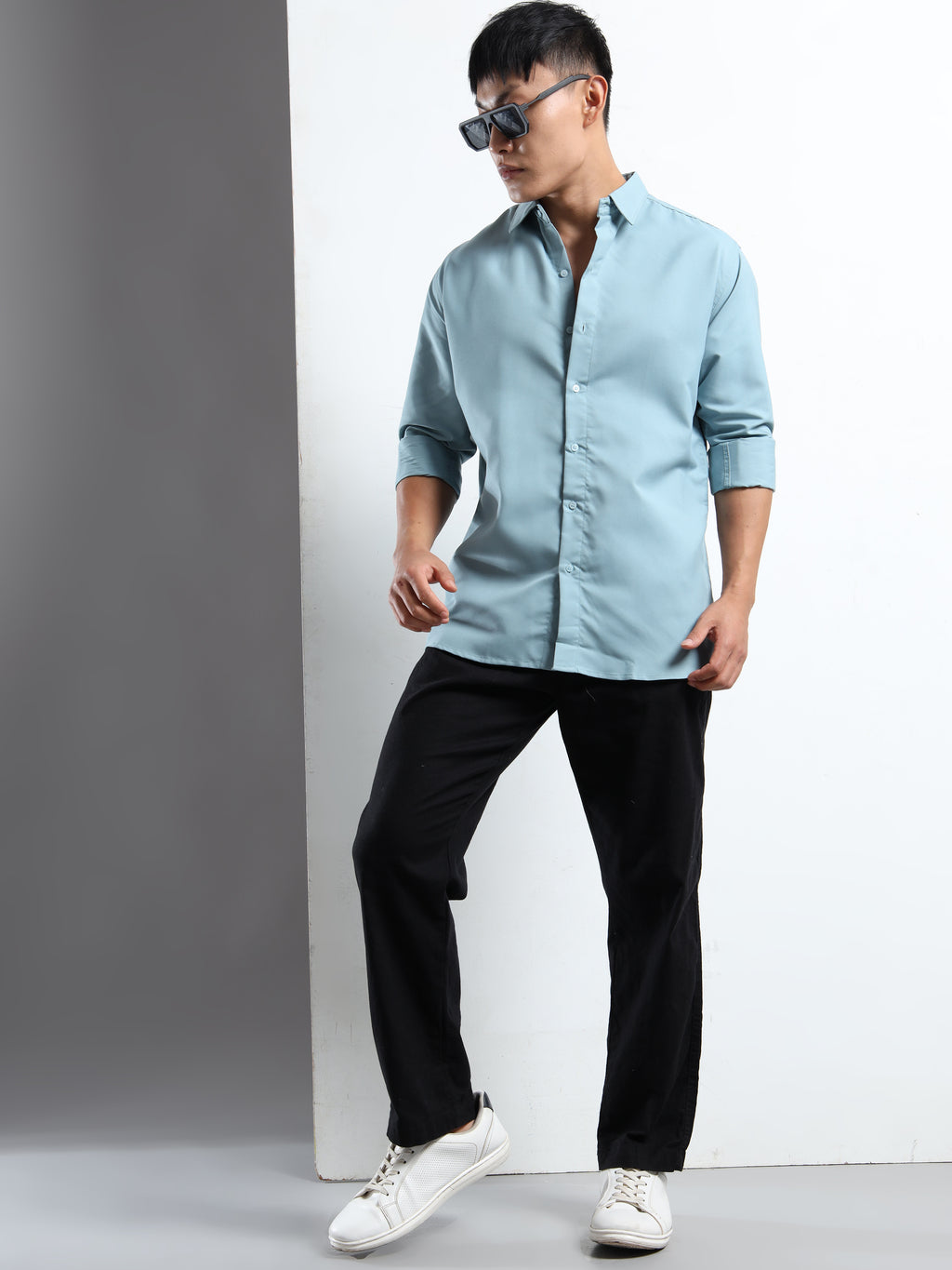 Aqua Blue Men Slim Fit Casual Solid Shirt