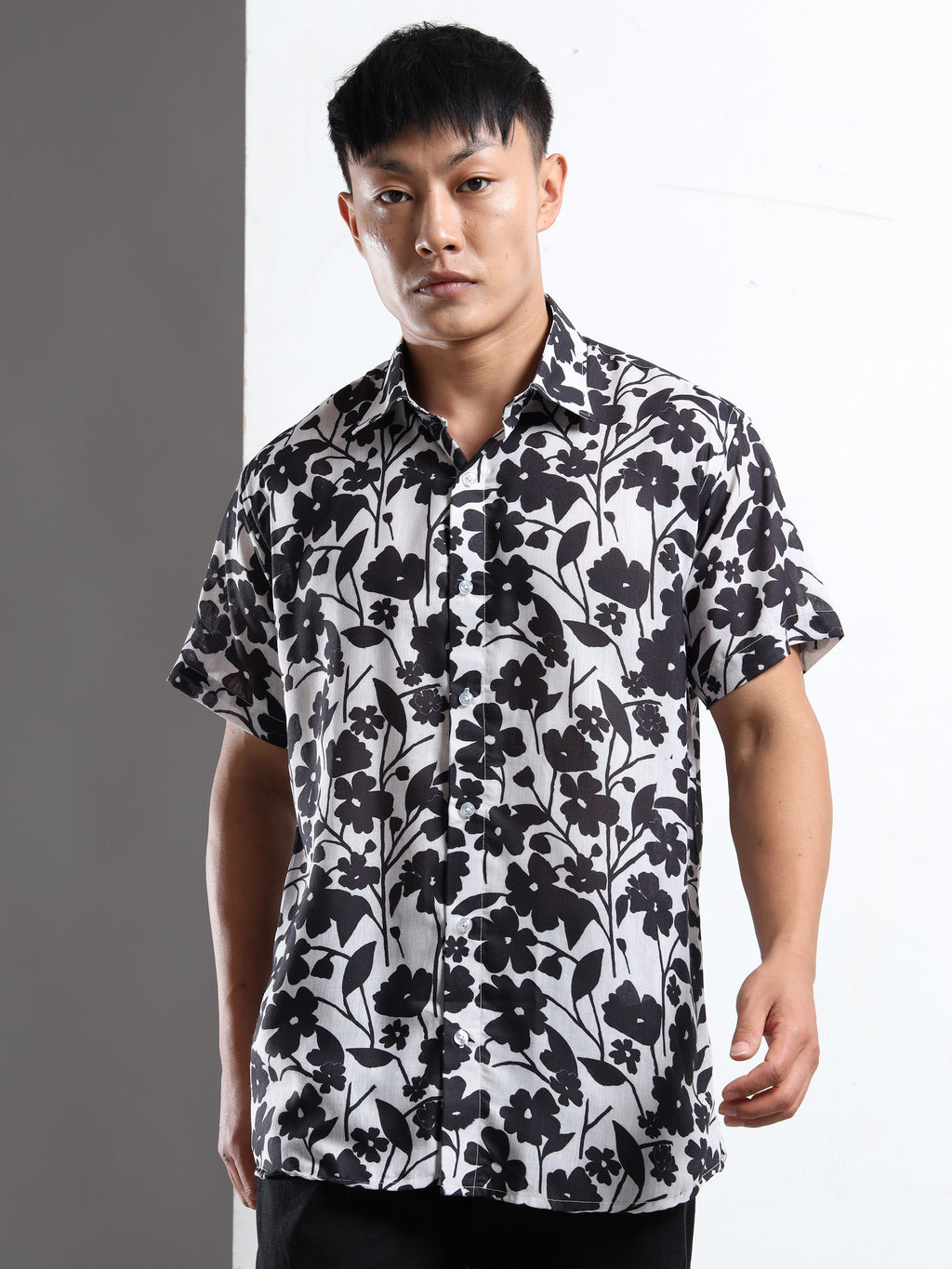Men's Black and White Floral Short Sleeve Shirt