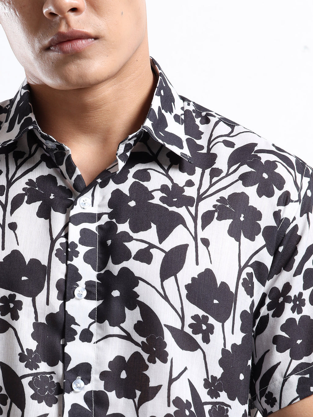 Men's Black and White Floral Short Sleeve Shirt