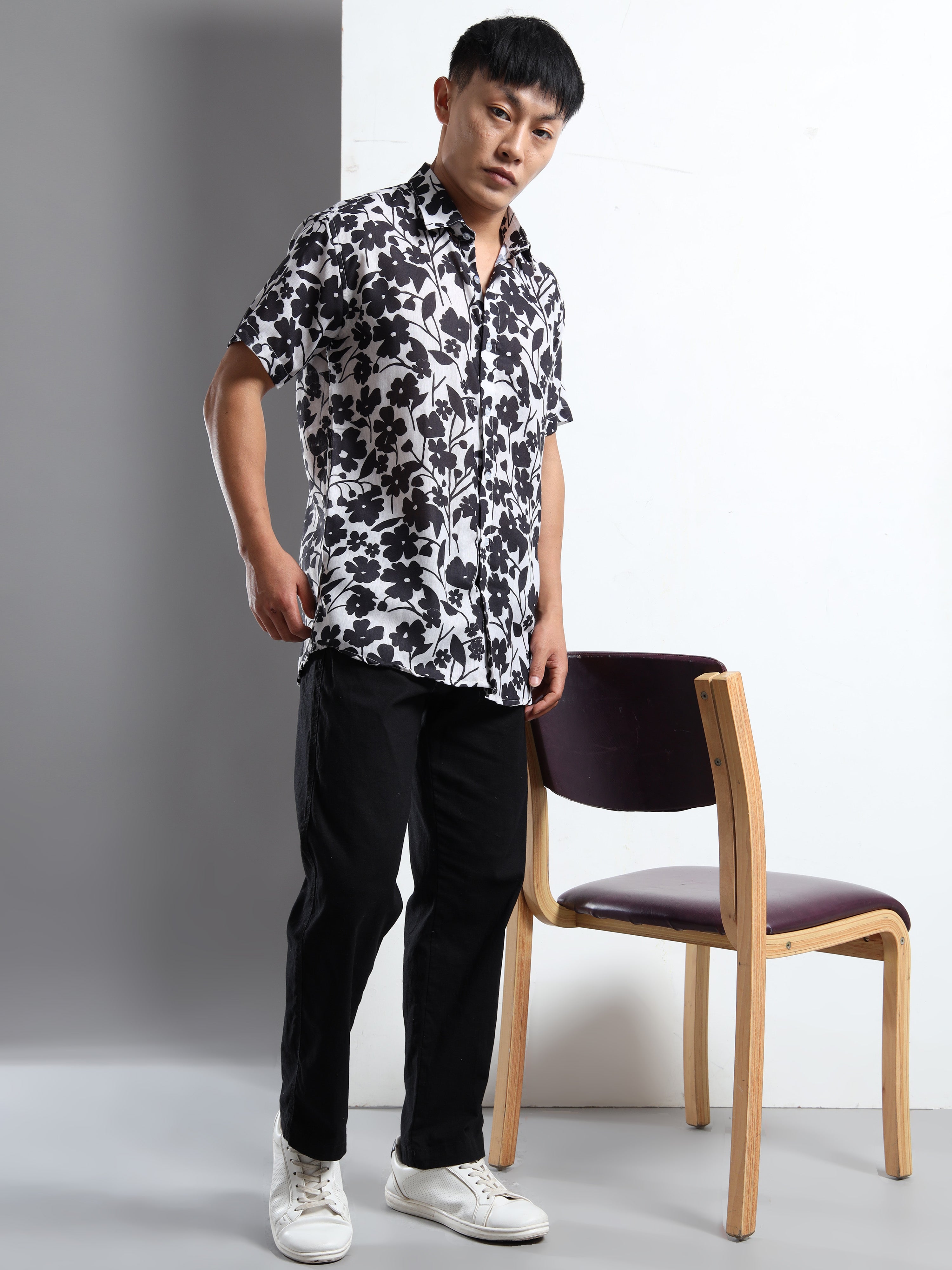 Men's Black and White Floral Short Sleeve Shirt