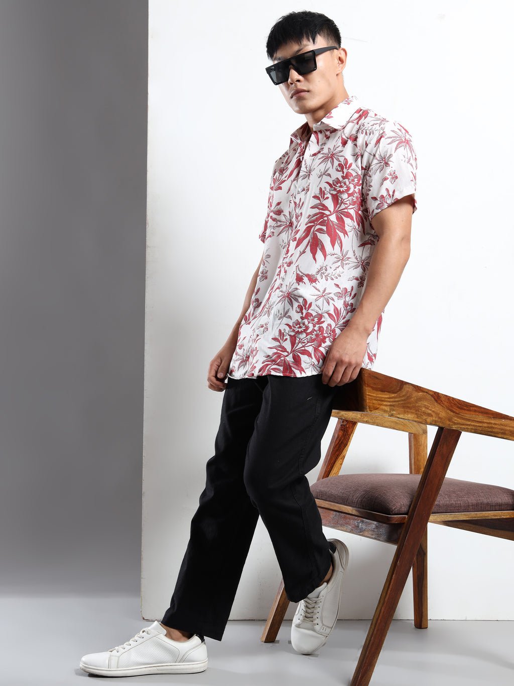 Men's Slim Fit White Red Tropical Floral Printed Casual Shirt