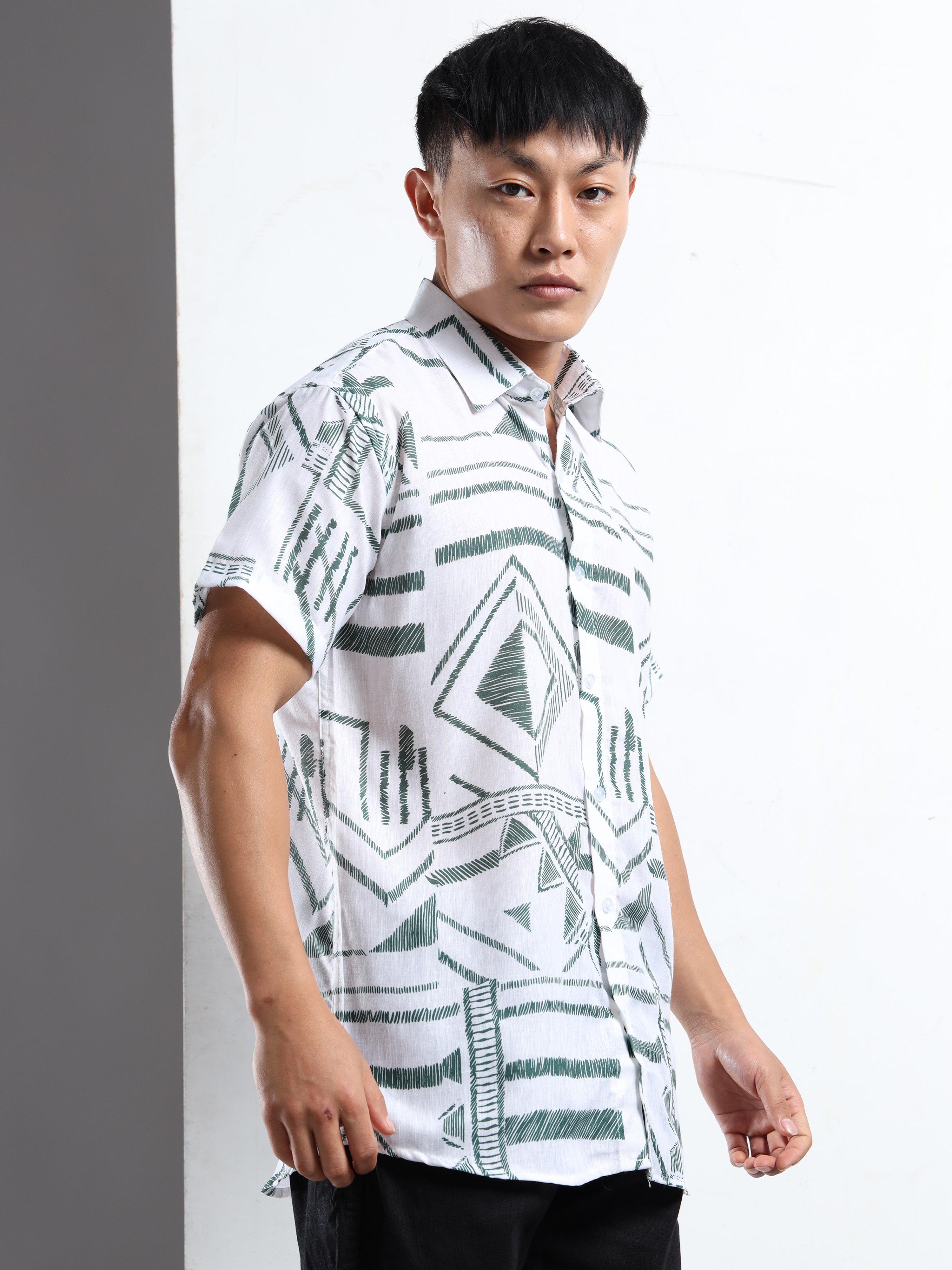 Men's Slim Fit White Green Geometric Printed Casual Shirt