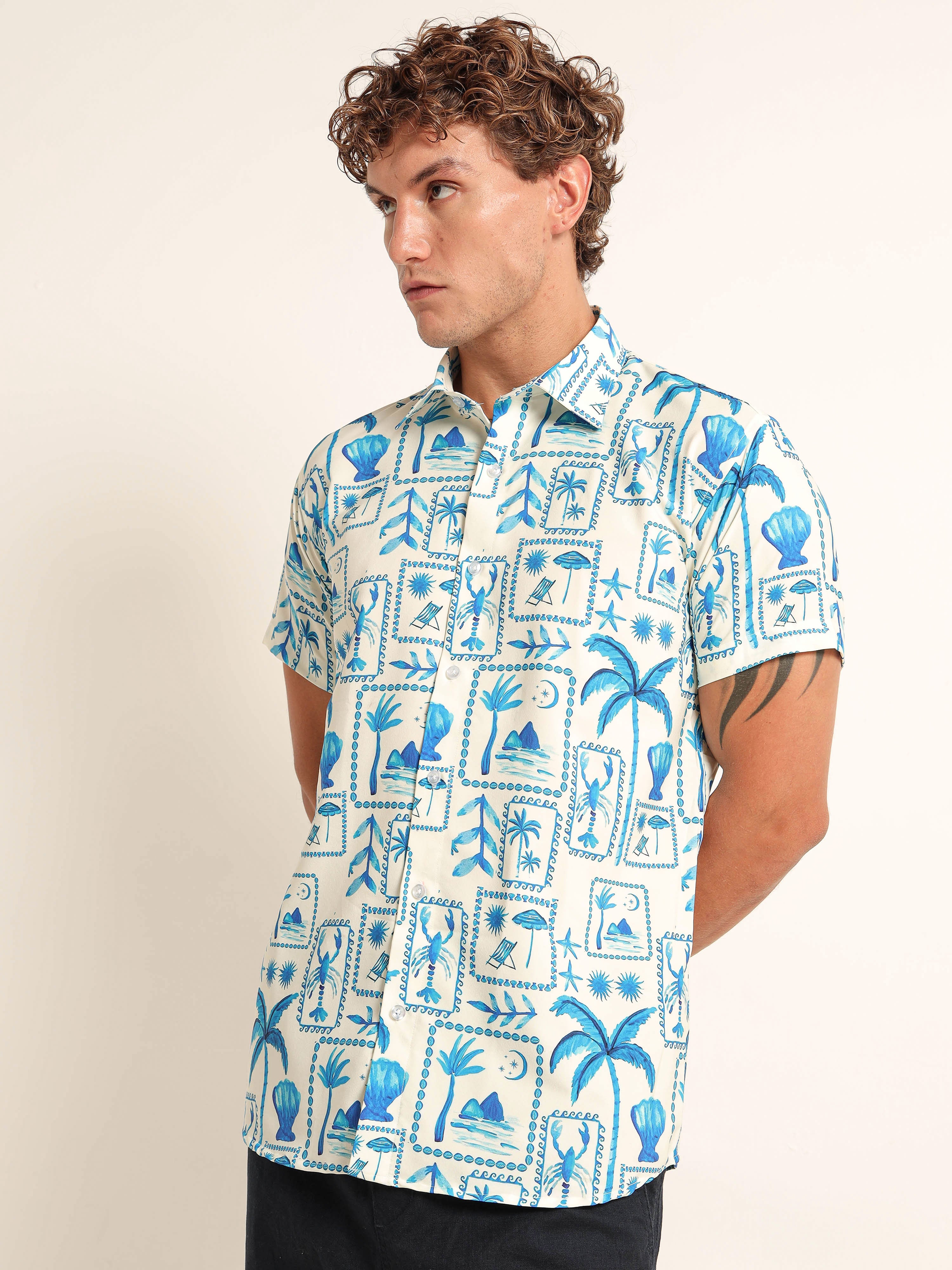 Men's White and Blue Tropical Holiday Printed Short Sleeve Shirt