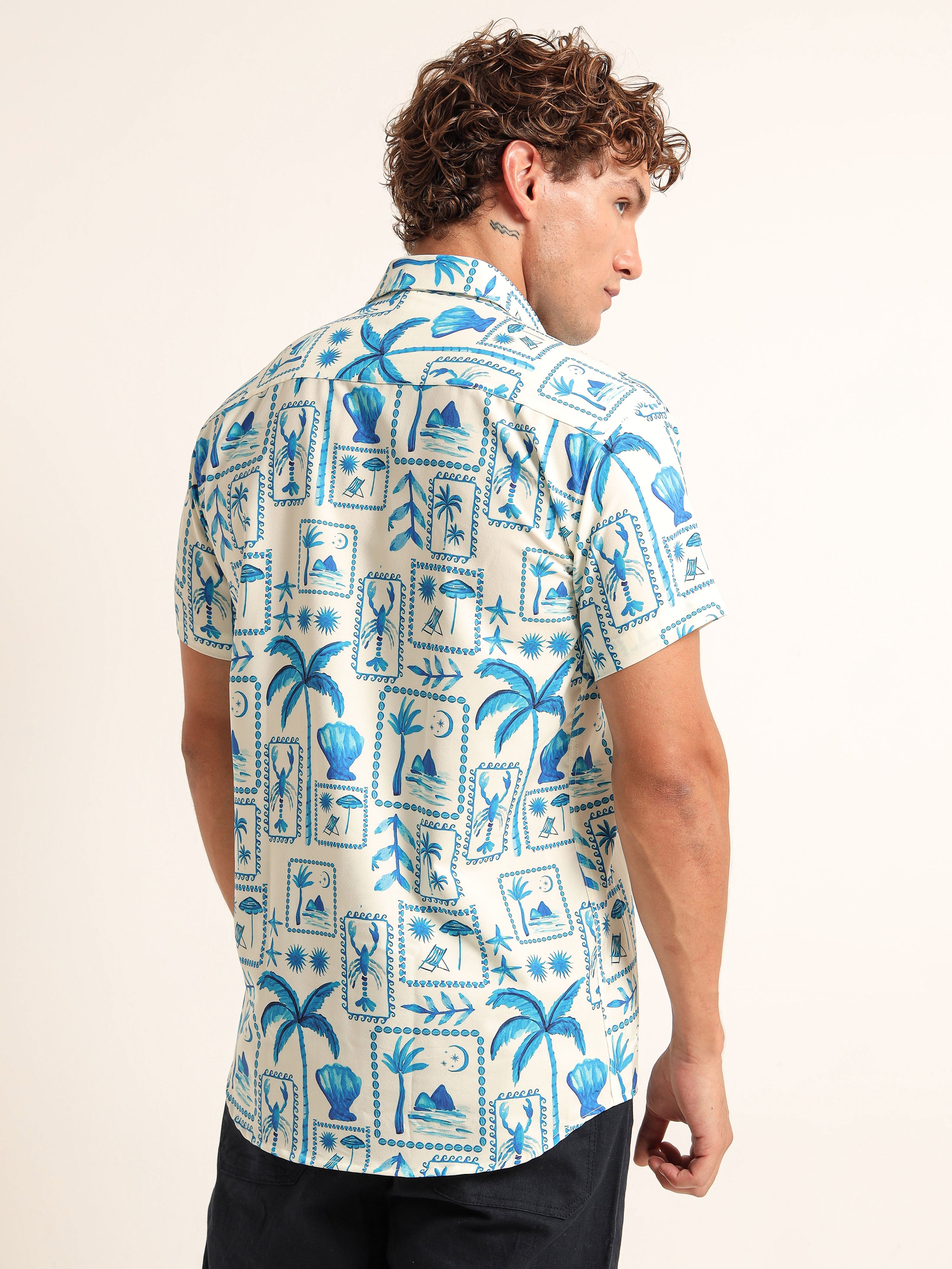 Men's White and Blue Tropical Holiday Printed Short Sleeve Shirt