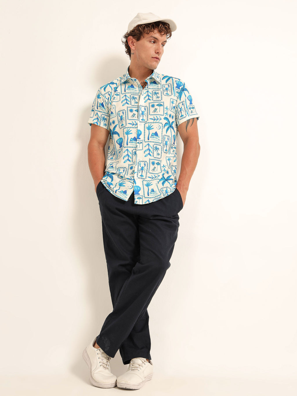 Men's White and Blue Tropical Holiday Printed Short Sleeve Shirt