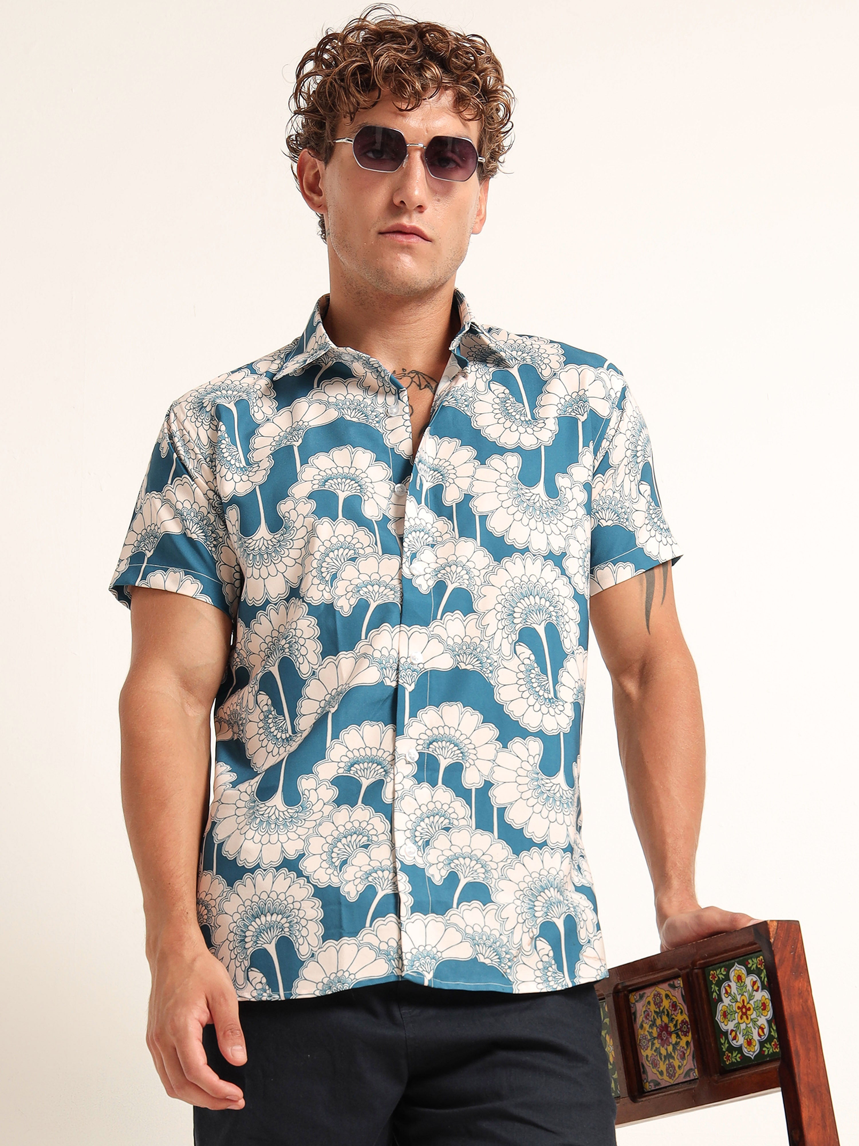 Men's Blue and Off-White Retro Floral Printed Short Sleeve Shirt