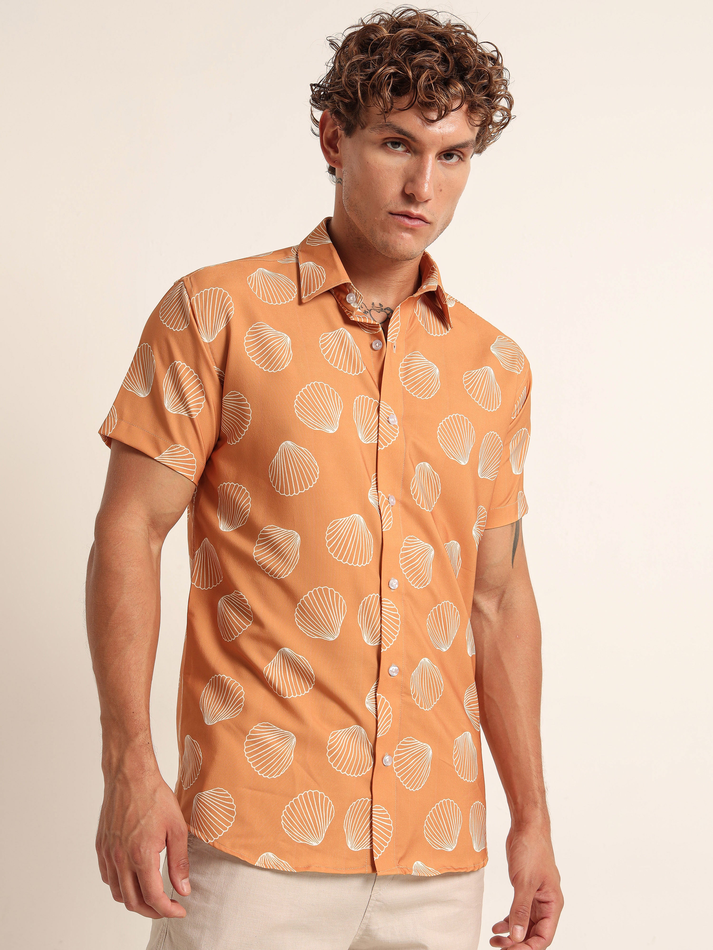 Men's Amber Seashell Print Short Sleeve Shirt