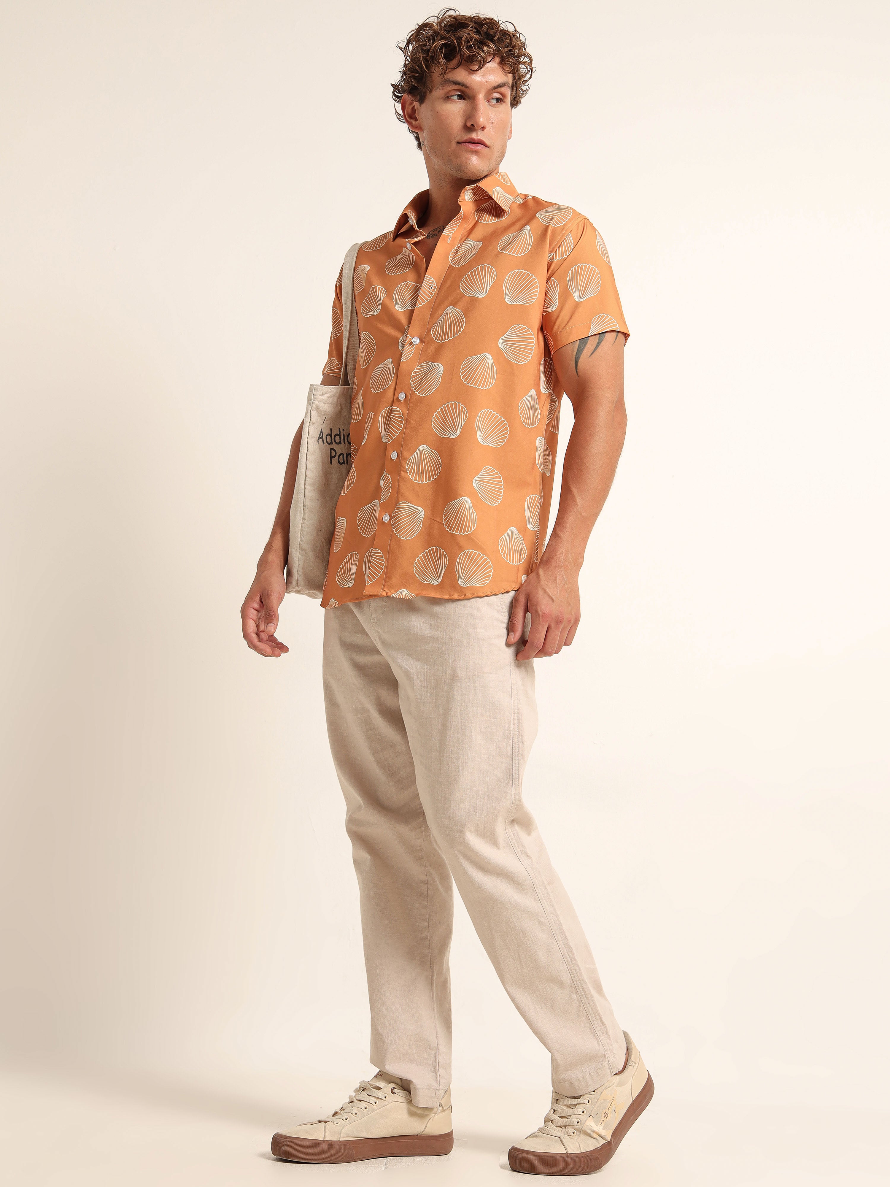 Men's Amber Seashell Print Short Sleeve Shirt