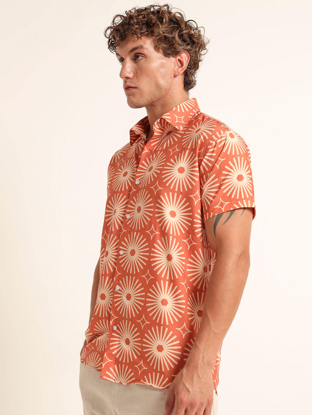 Men's Coral Sunburst Print Short Sleeve Shirt