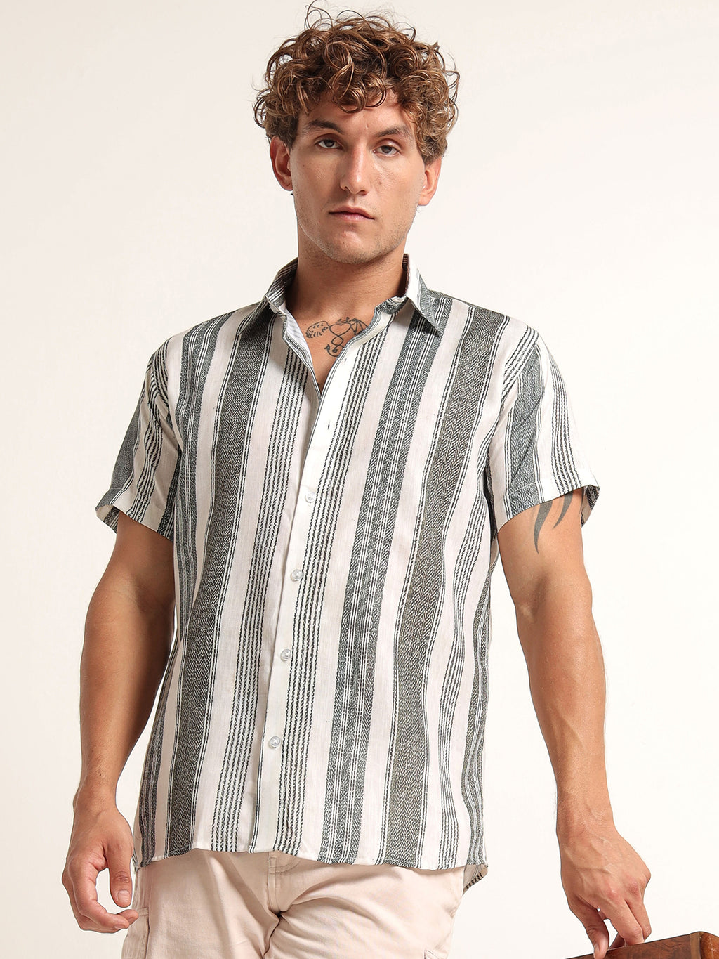 Men's White and Grey Stripe Short Sleeve Shirt