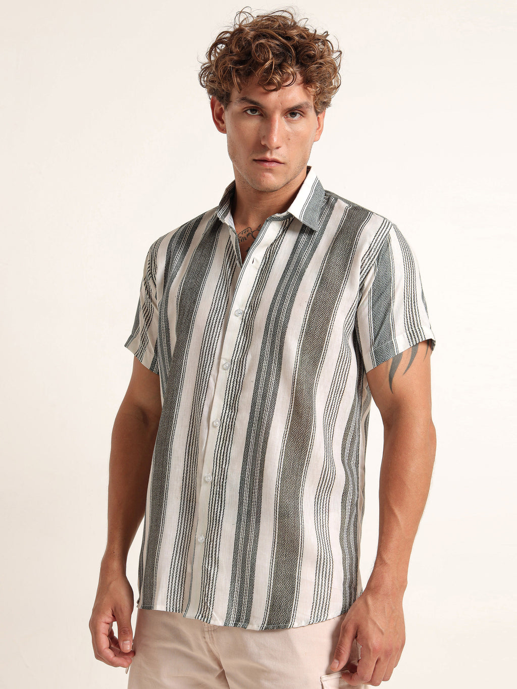 Men's White and Grey Stripe Short Sleeve Shirt