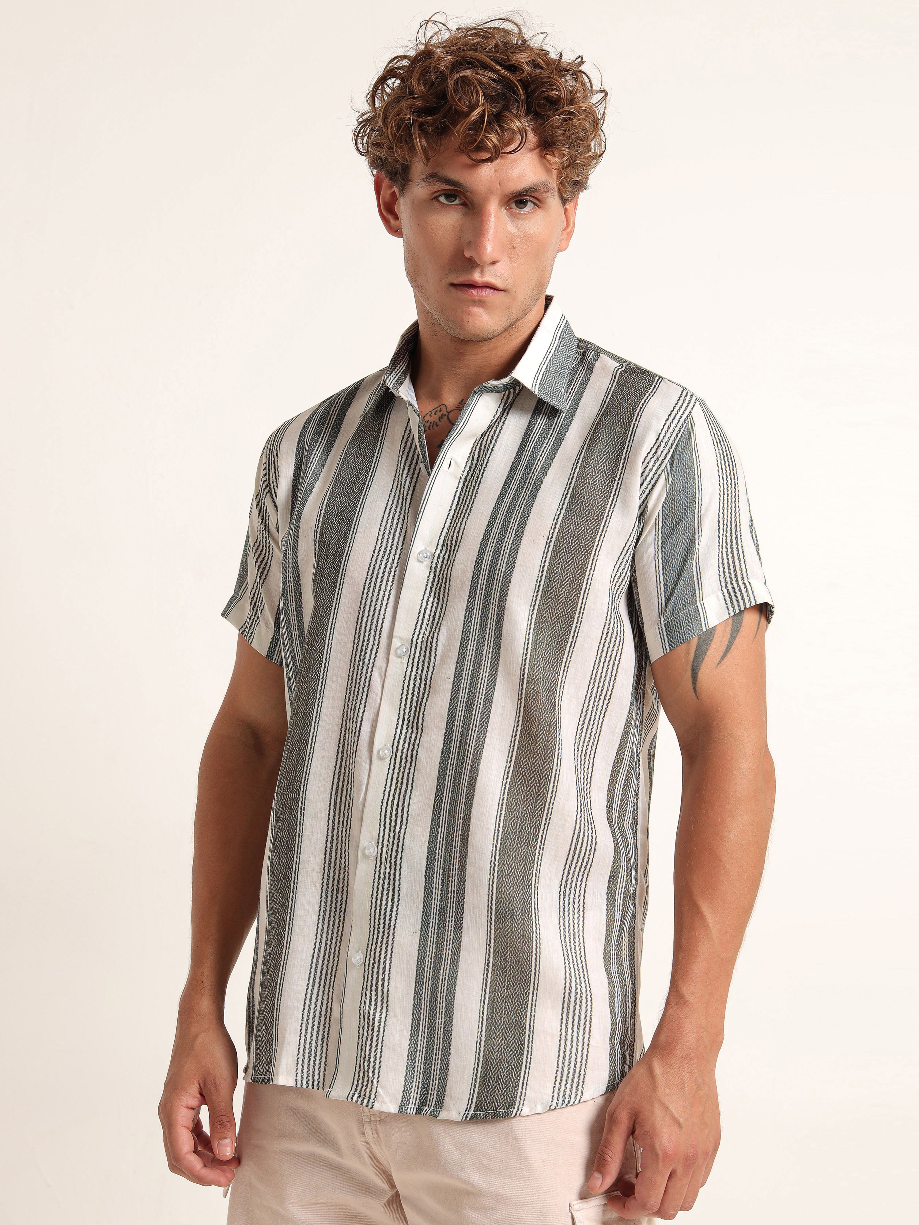 Men's White and Grey Stripe Short Sleeve Shirt