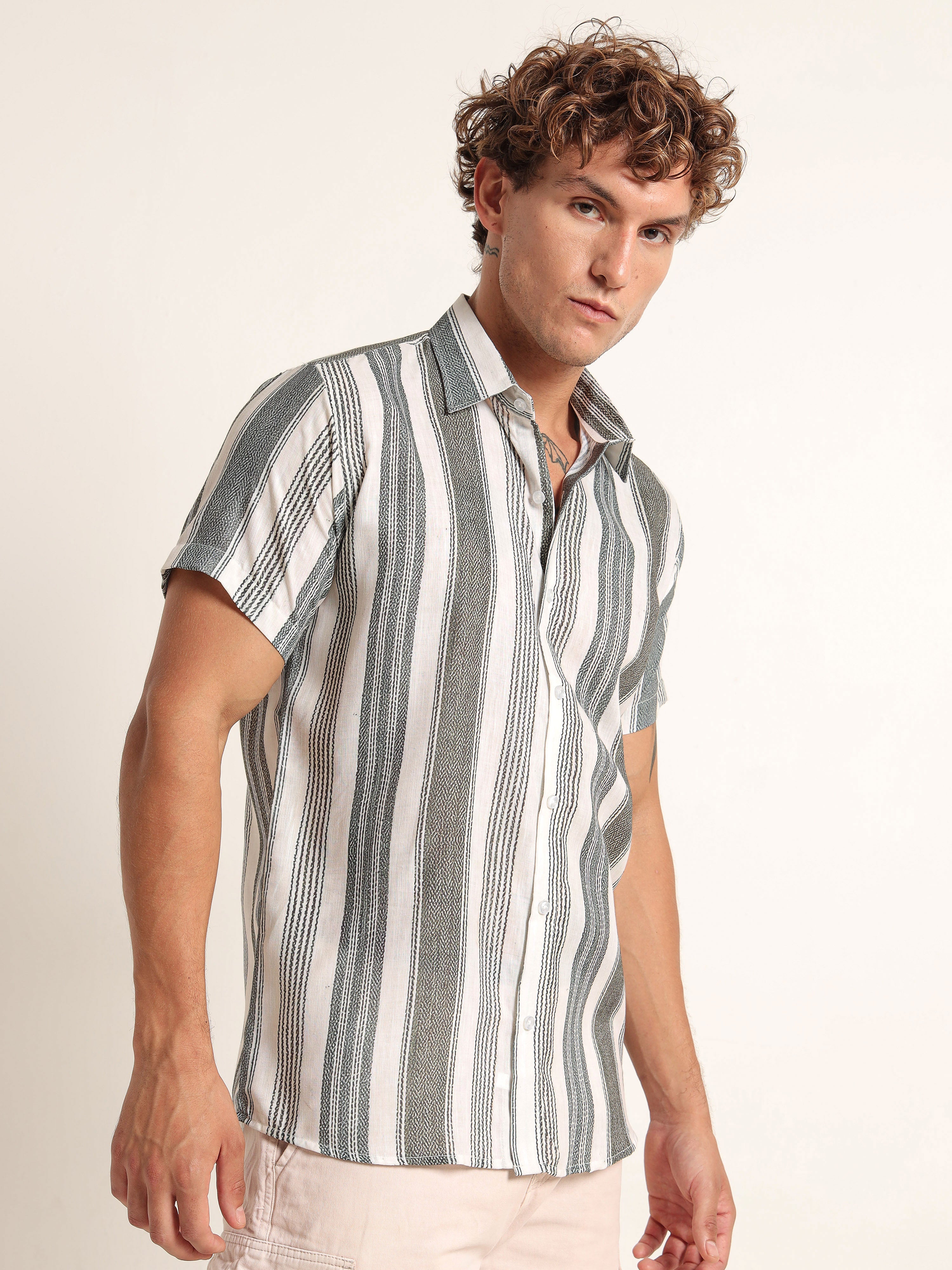 Men's White and Grey Stripe Short Sleeve Shirt