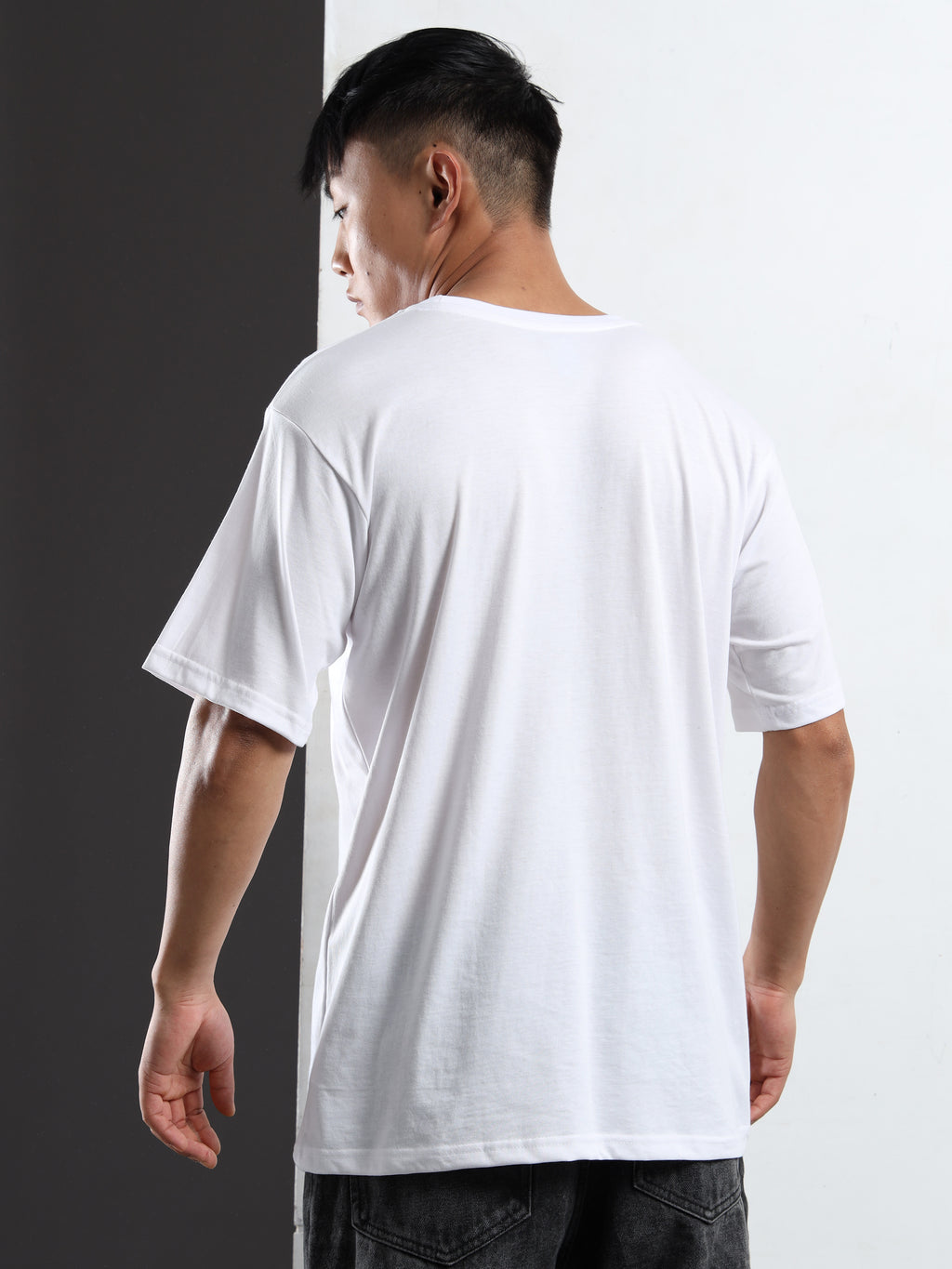 Men's White 'Freak' Street Crew Graphic T-Shirt